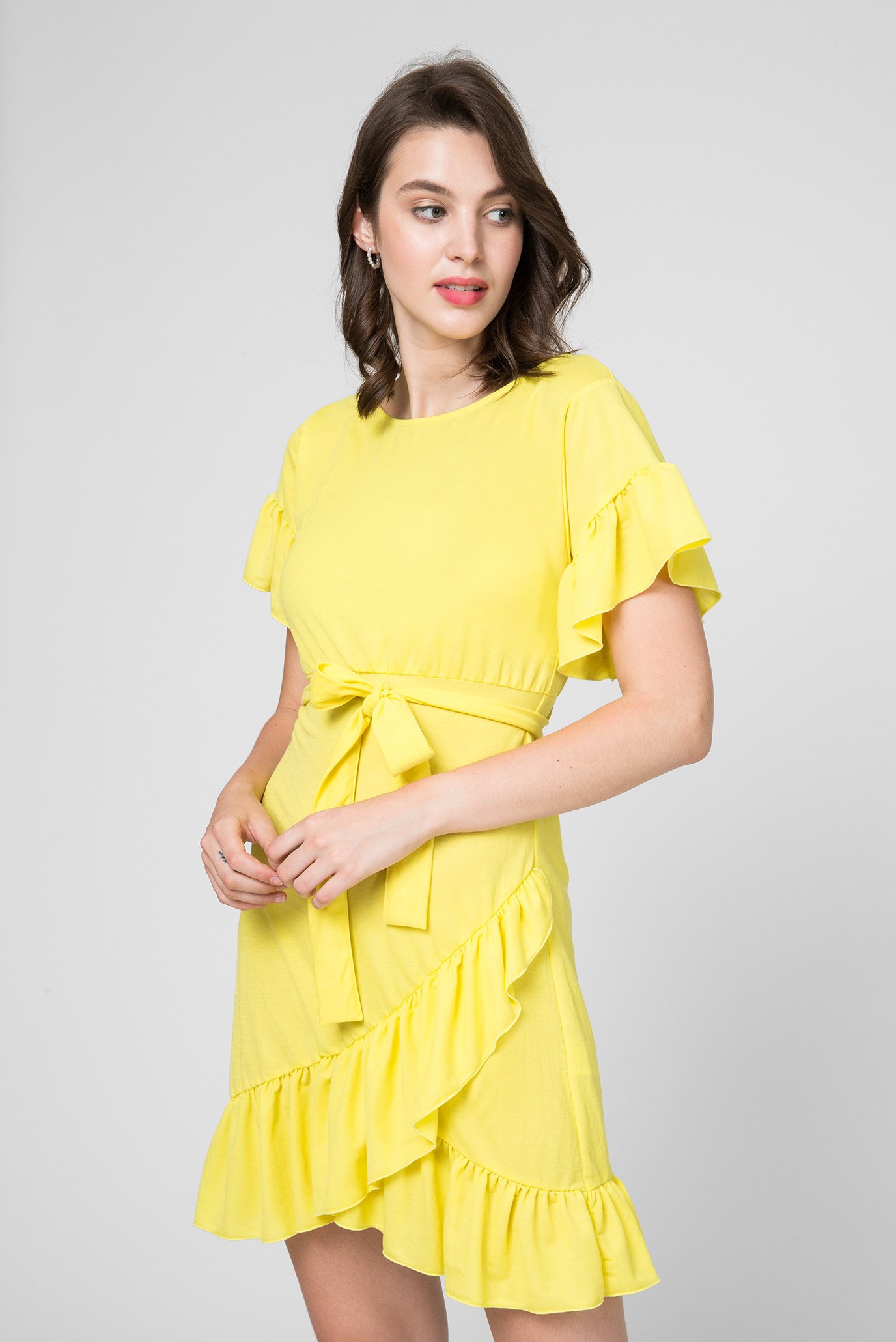 Женское желтое платье 1