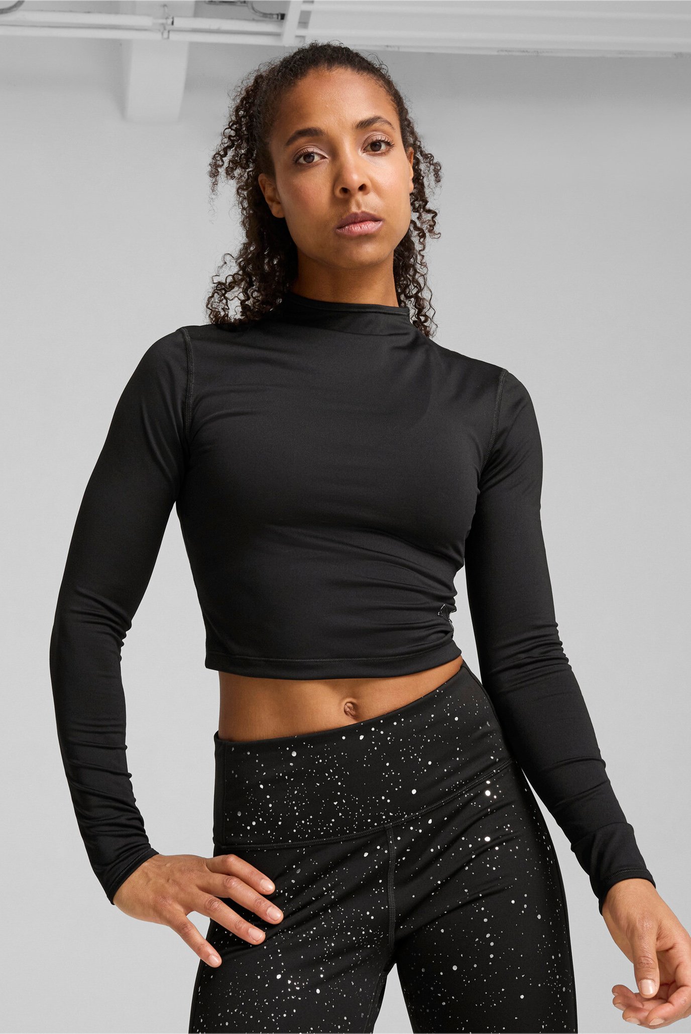 Жіночий чорний лонгслів INTERGALACTIC Long Sleeve Crop Top Women 1