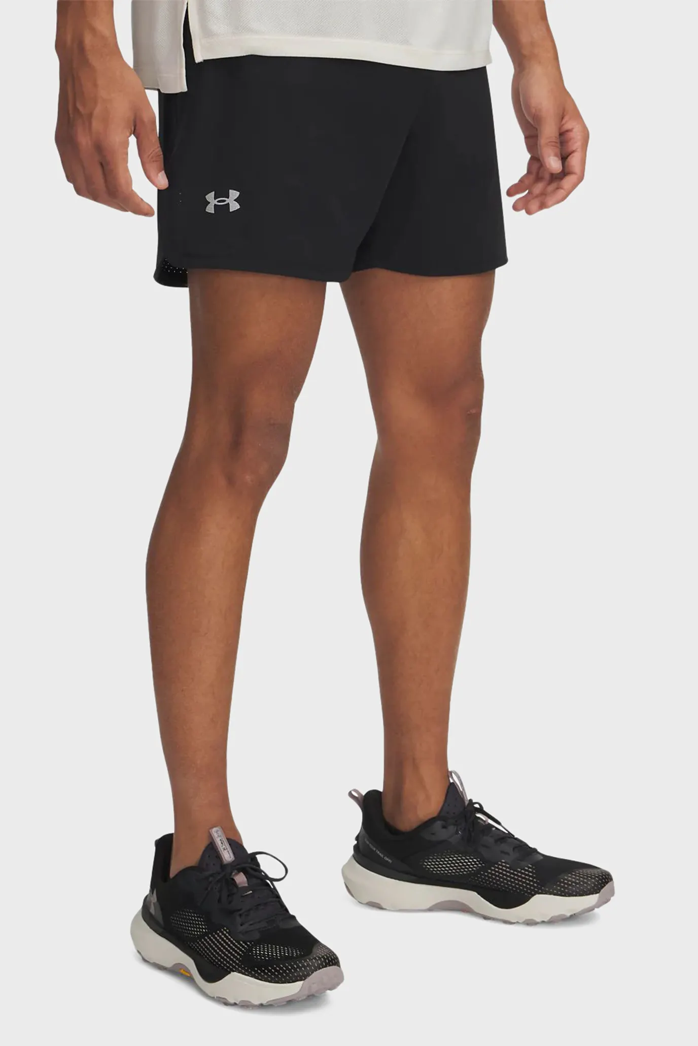 Чоловічі чорні шорти UA TRAIL RUN LAUNCH SHORTS 1