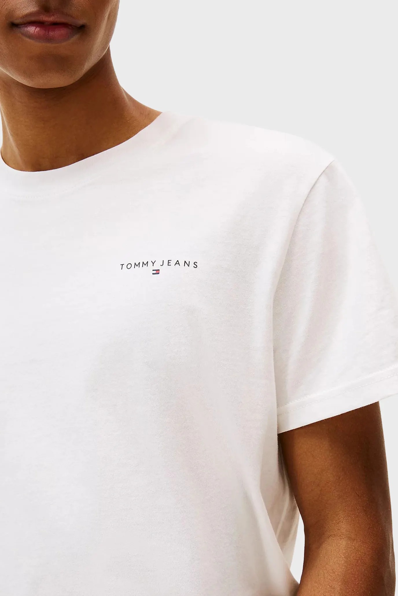 Мужская белая футболка SLIM LINEAR CHEST 4