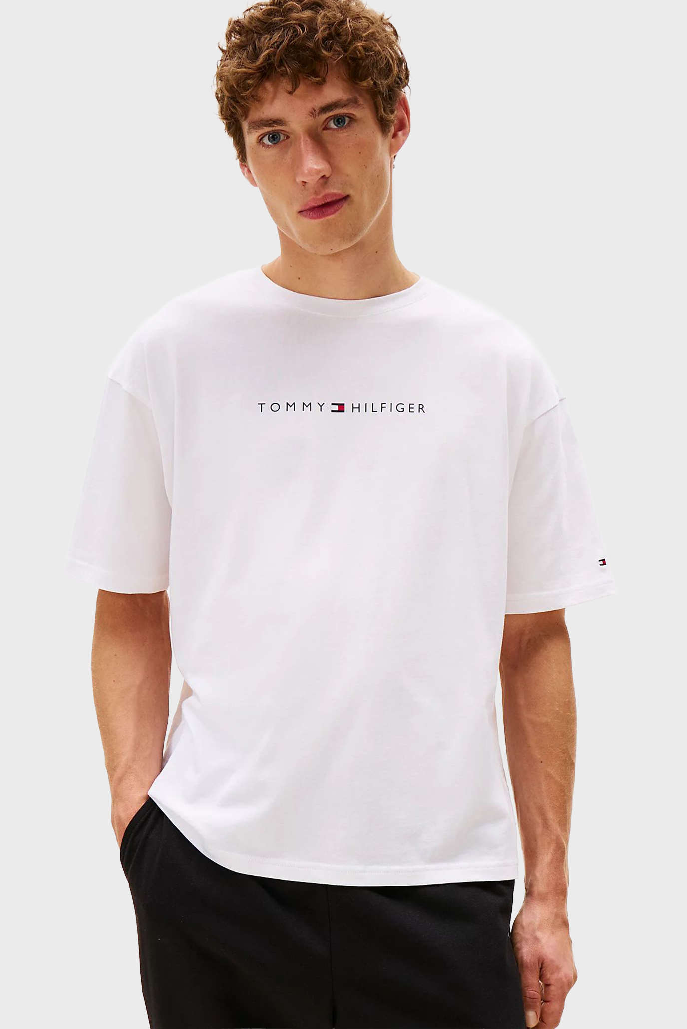 Мужская белая футболка SS TEE CONT Белый XXL Tommy Hilfiger UM0UM03685 Мужская белая футболка SS TEE CONT Белый XXL Tommy Hilfiger UM0UM03685