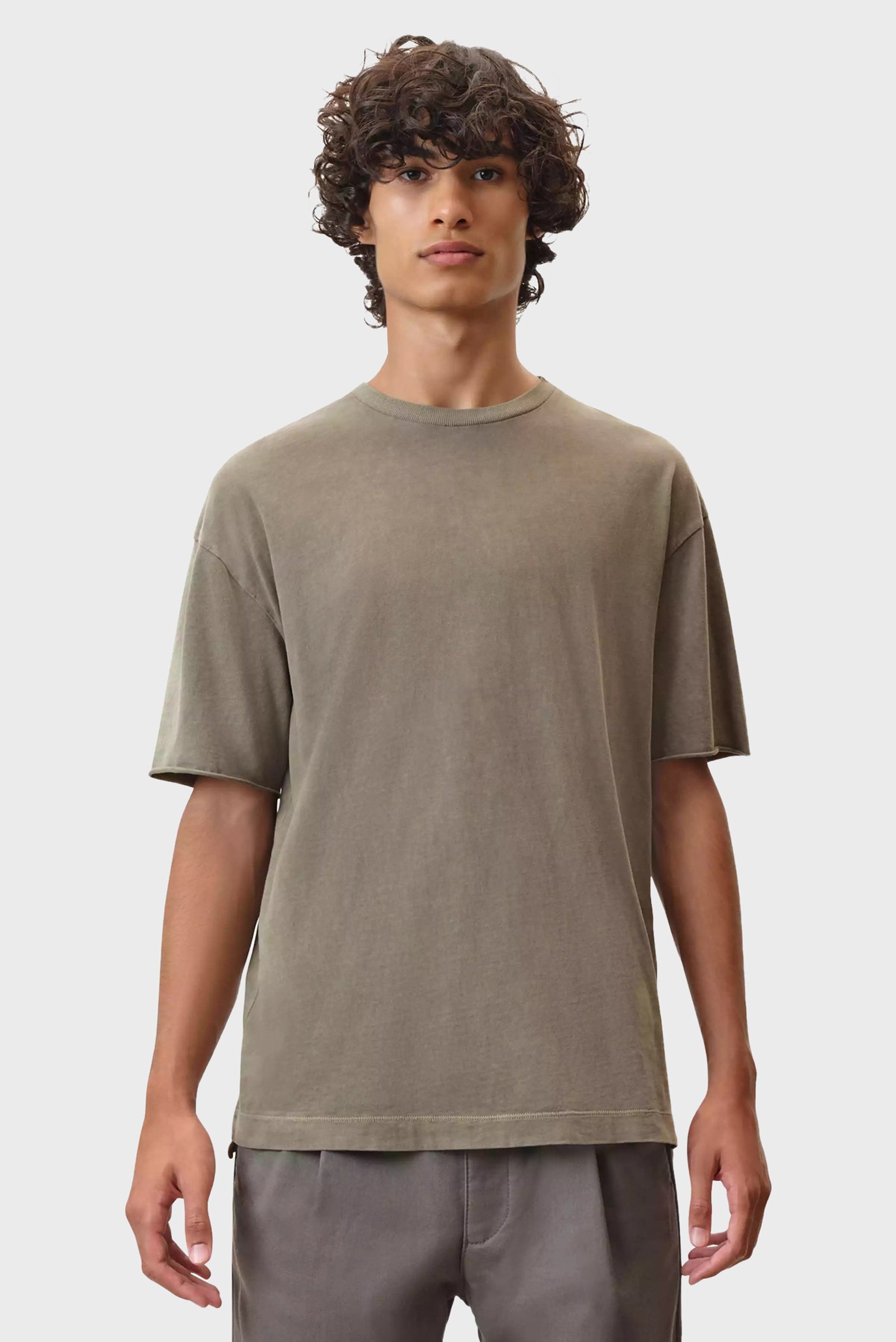 Чоловіча оливкова футболка 1