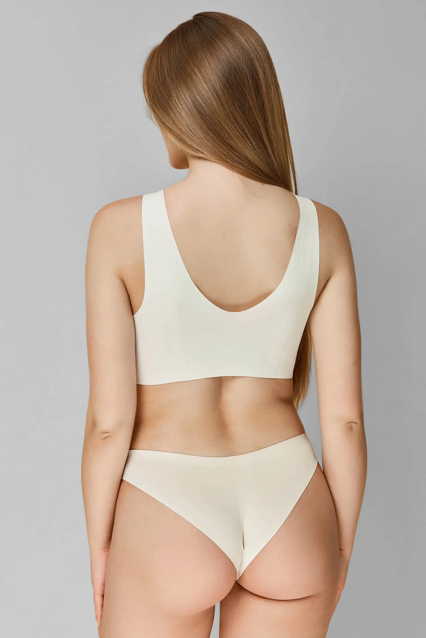 Женский белый комплект белья (топ, трусики) 2