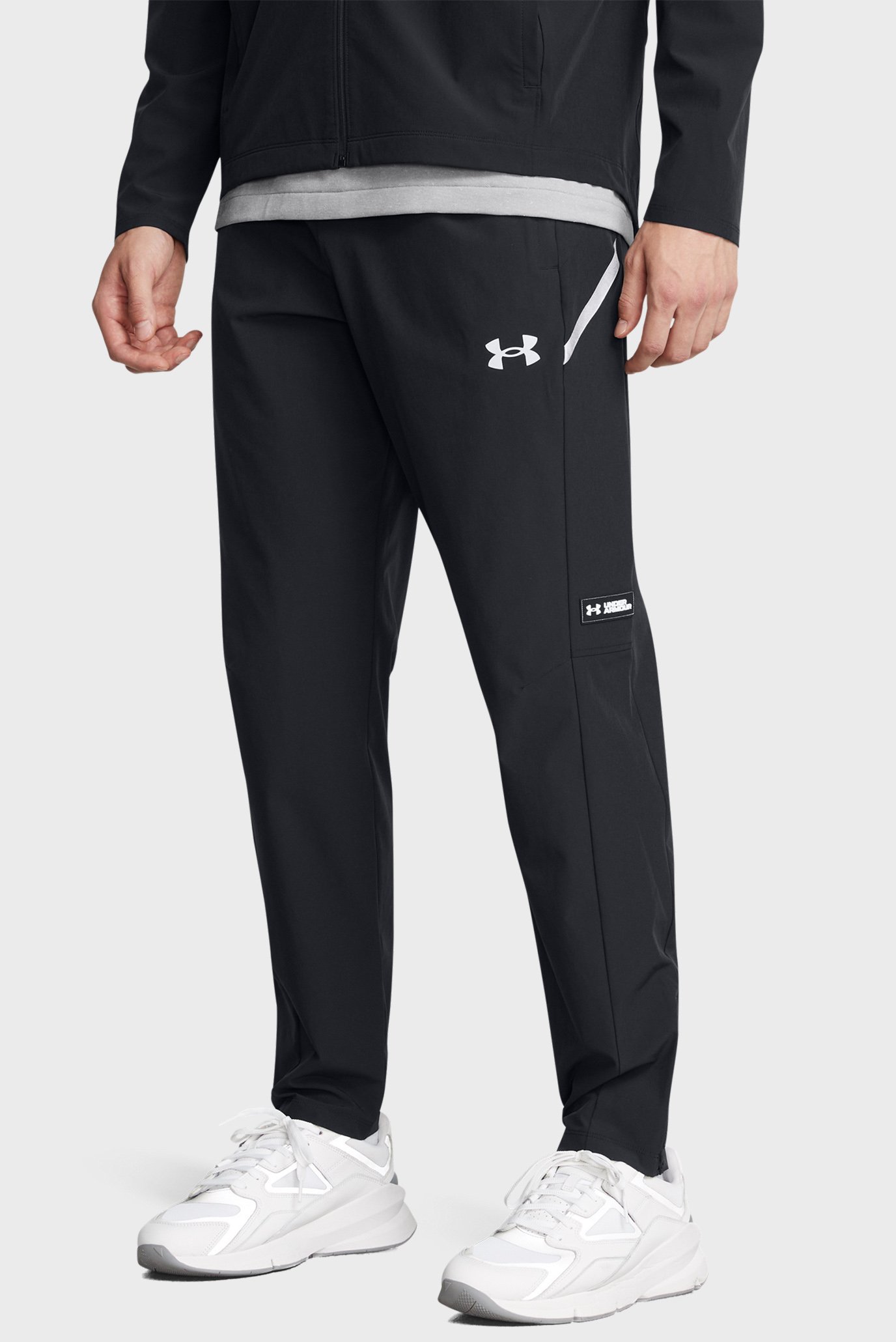 Чоловічі чорні спортивні штани UA Woven Utility Pants 1