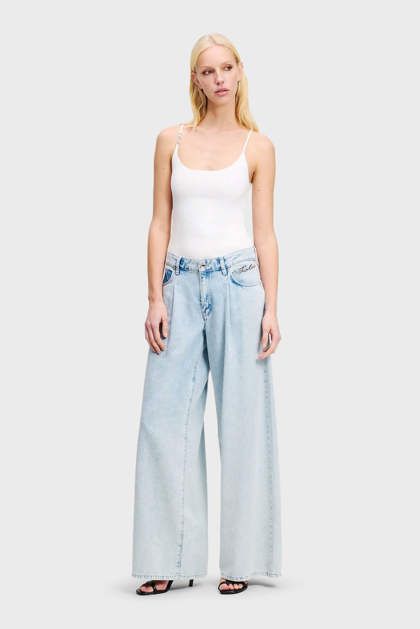 Женские голубые джинсы WIDE LEG BLUE DENIM PANTS Голубой 28 Karl Lagerfeld A2W10112 Женские голубые джинсы WIDE LEG BLUE DENIM PANTS Голубой 28 Karl Lagerfeld A2W10112