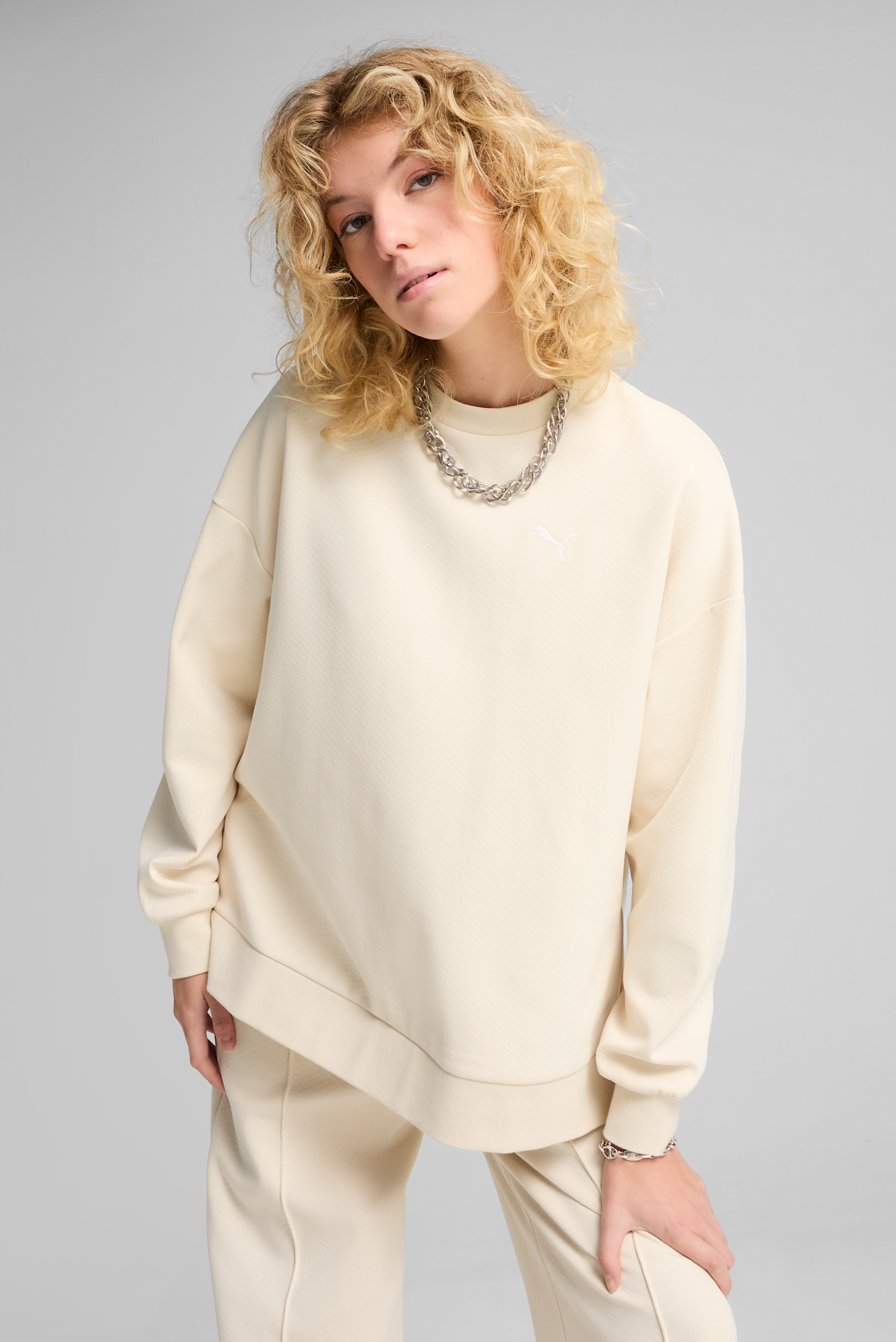 Женский белый свитшот Wardrobe Essentials Oversized Crew Women 1