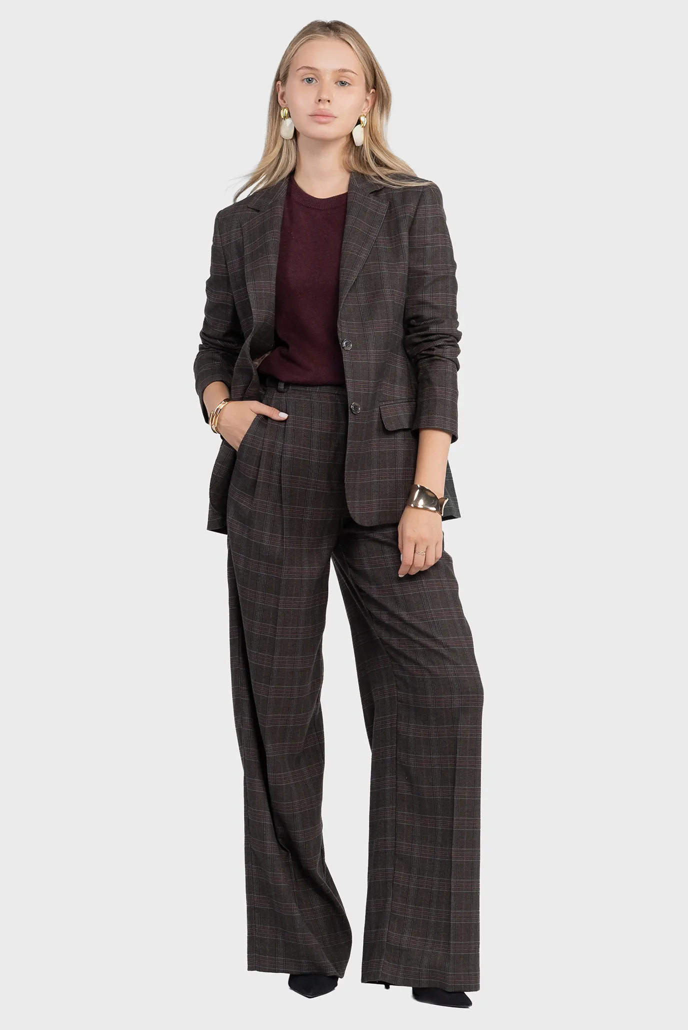 Жіночий темно-коричневий картатий жакет 2