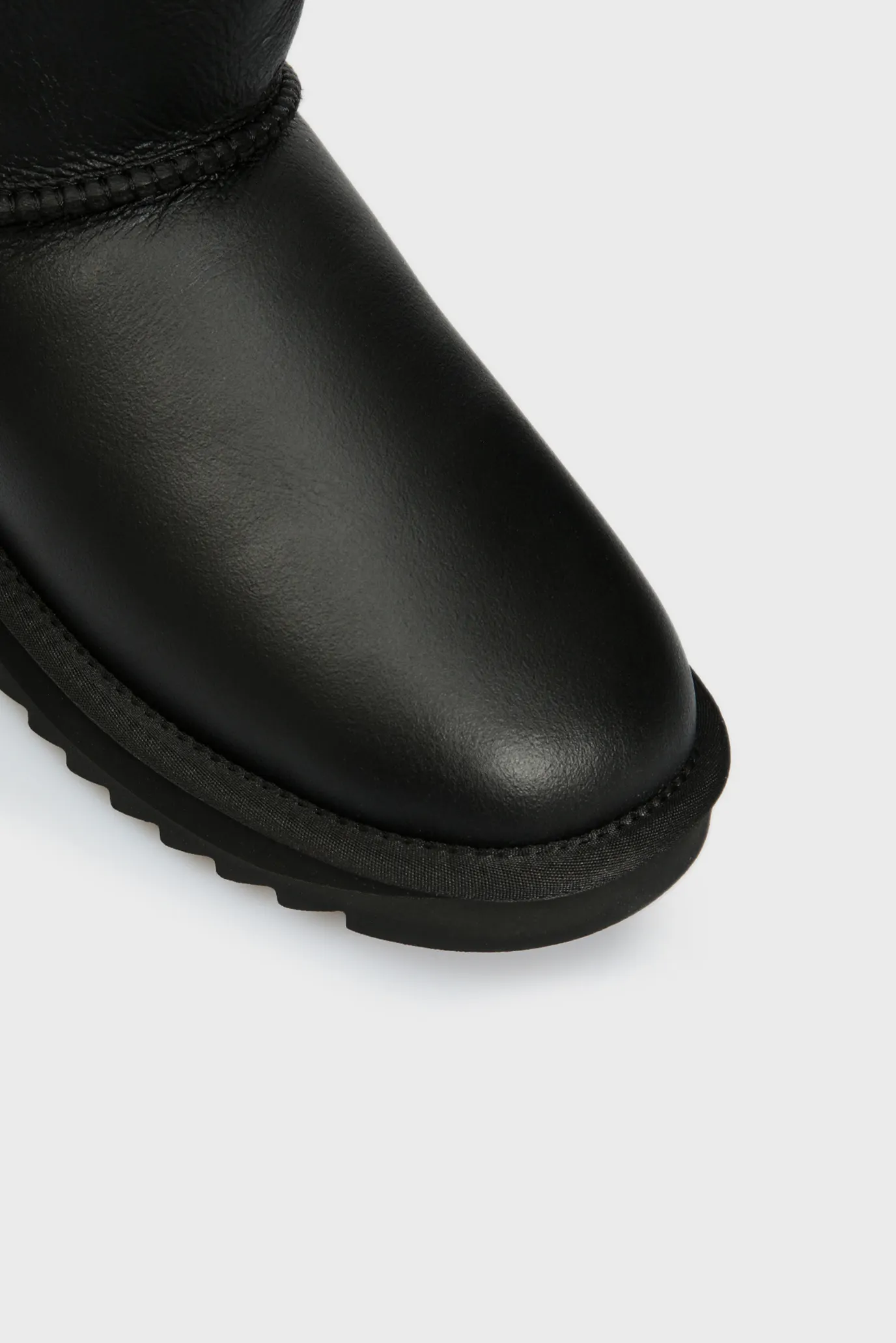 Чоловічі чорні шкіряні уггі 5