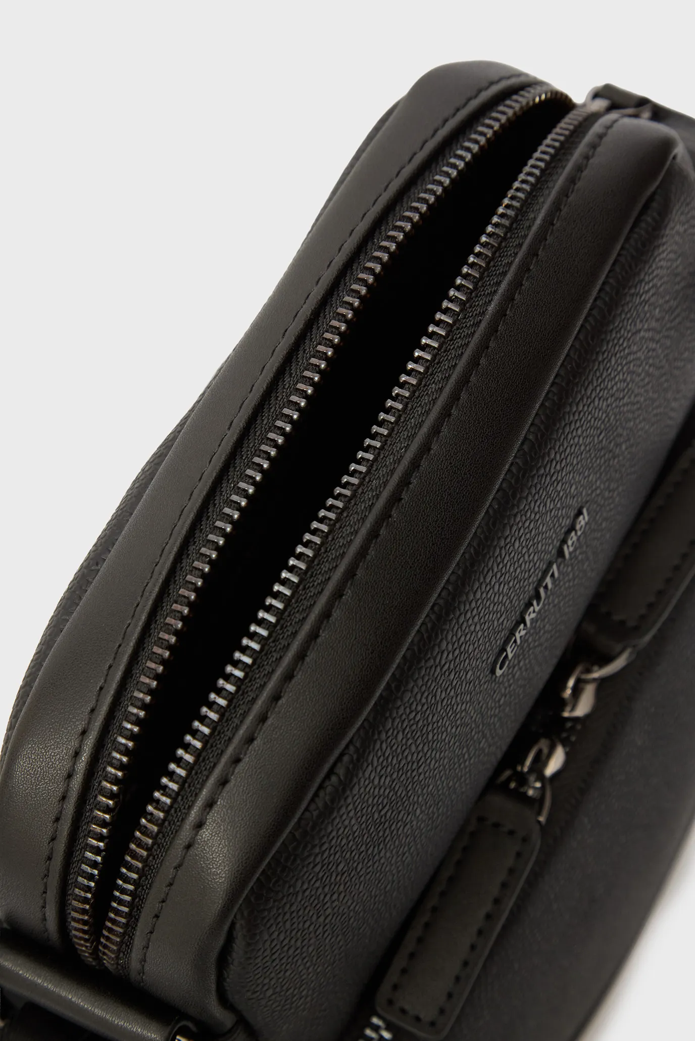 Мужская черная кожаная сумка JEREMY 2