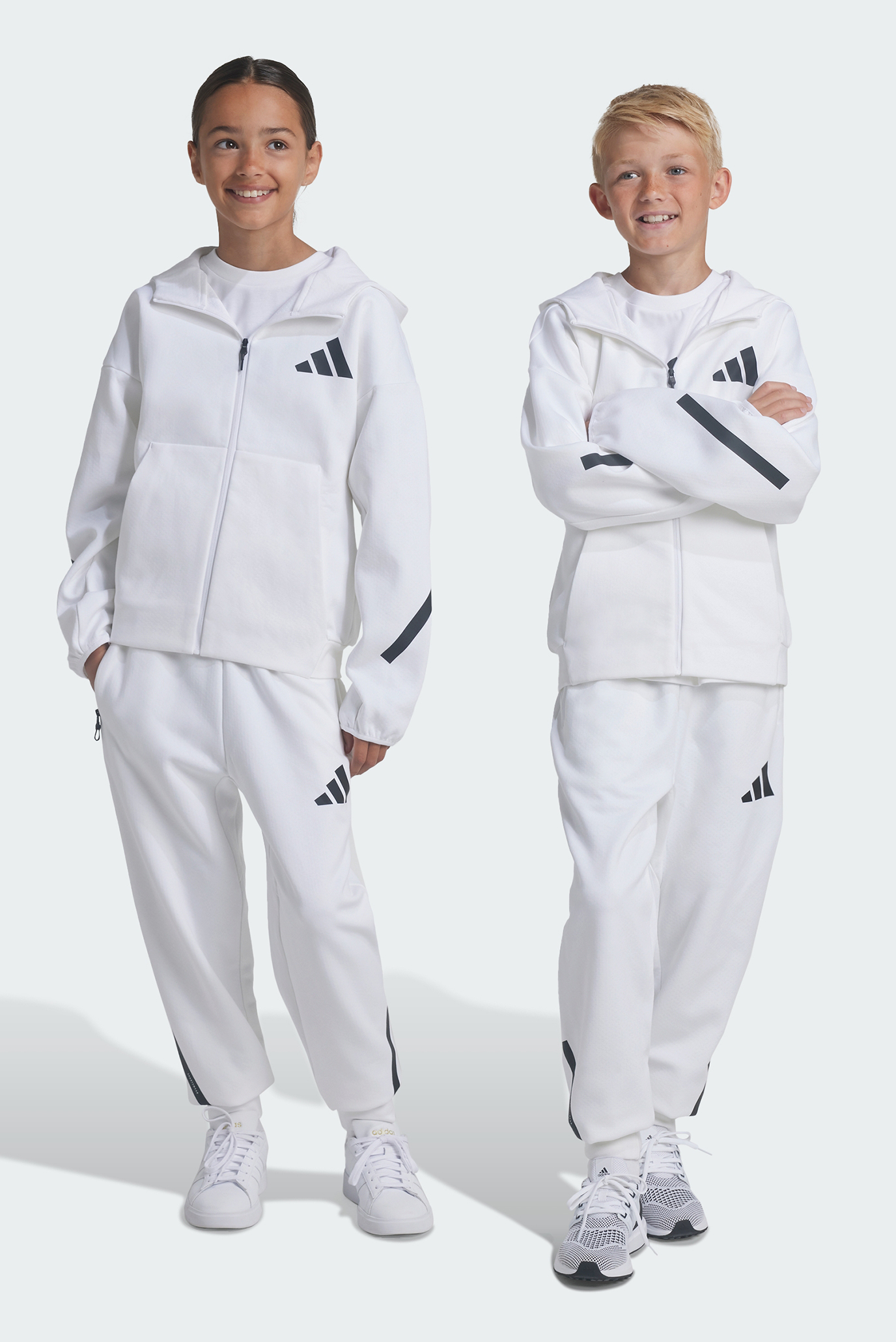 Детские белые спортивные брюки adidas Z.N.E. Tapered-Leg Kids 1