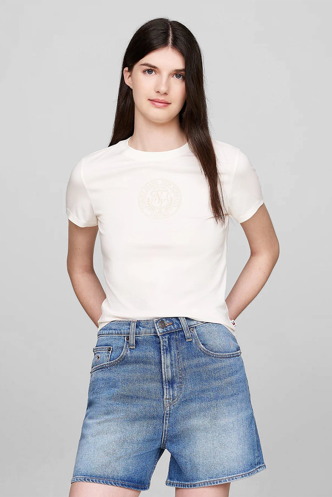 Женская белая футболка TJW SLIM VARSITY EXPLORER TEE 1