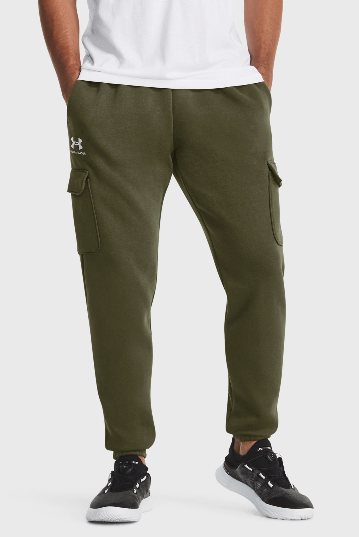 Чоловічі оливкові спортивні штани UA Essential Flc Cargo Pant 1