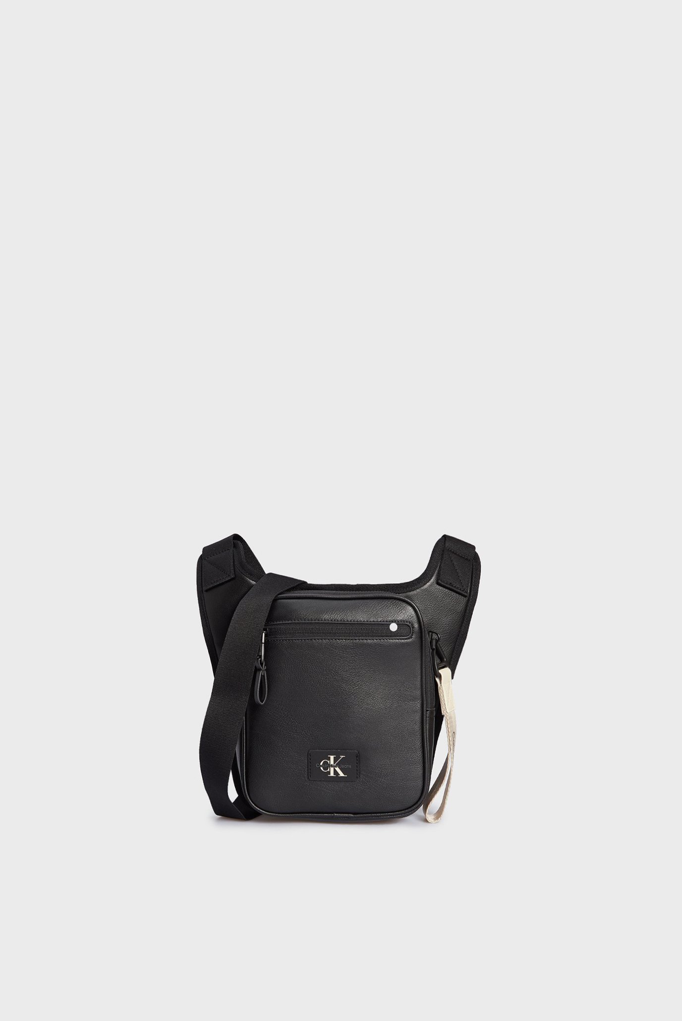 Мужская черная сумка TAGGED APRON REPORTER18 Черный ONESIZE Calvin Klein Jeans K50K510699 Мужская черная сумка TAGGED APRON REPORTER18 Черный ONESIZE Calvin Klein Jeans K50K510699