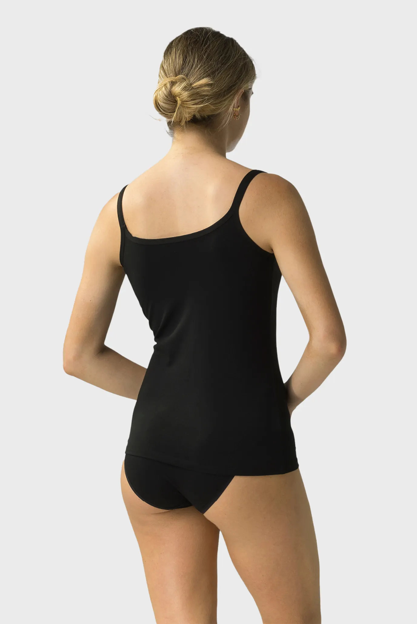 Женская черная майка 2