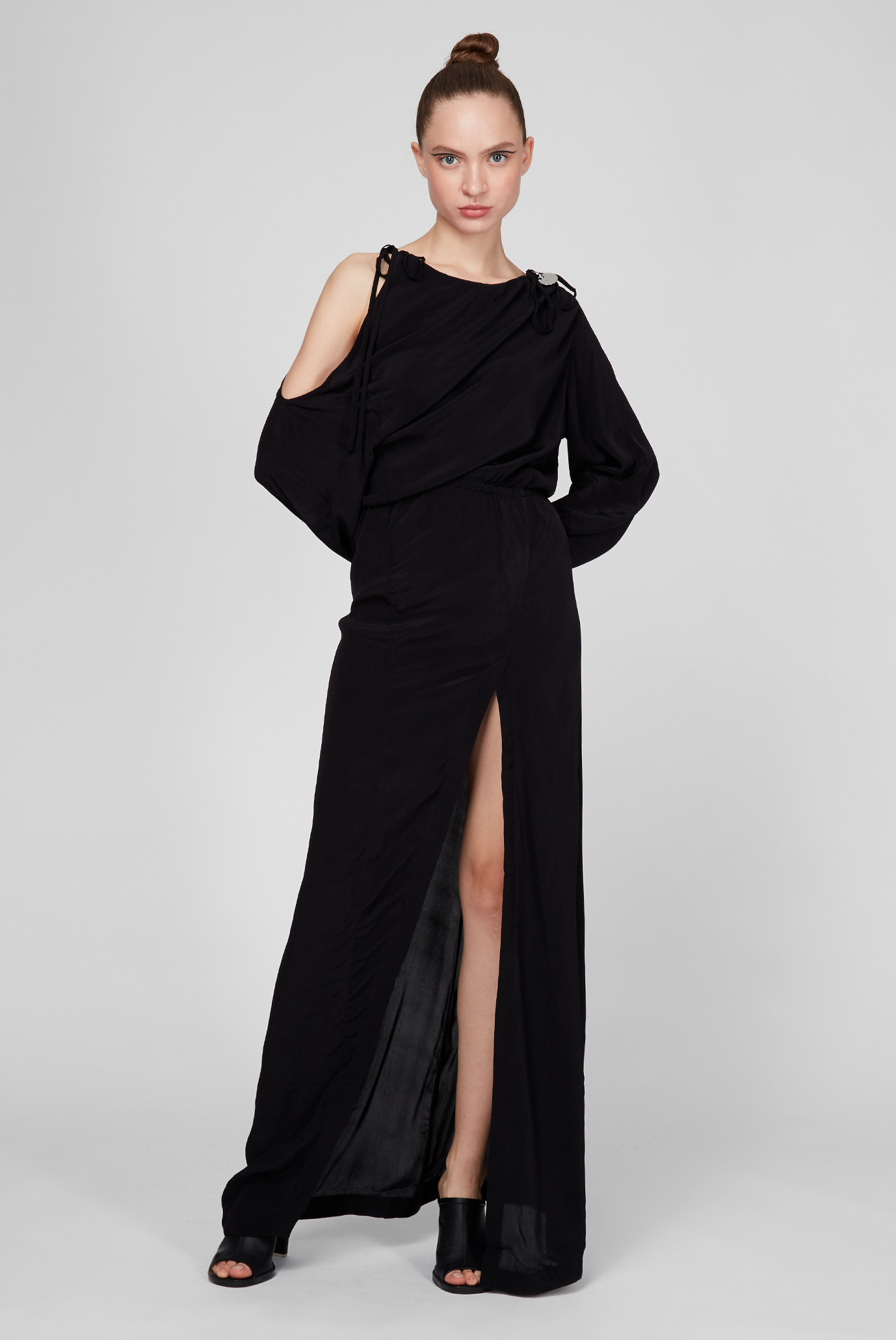 Женское черное платье D-MARA 1