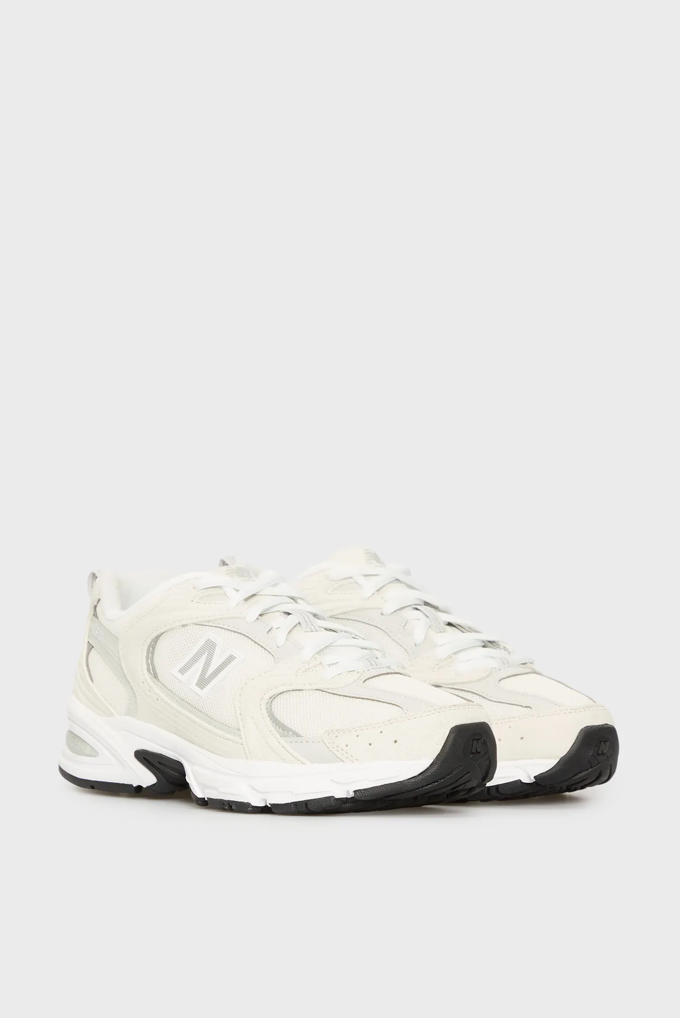 Жіночі білі кросівки 530 3