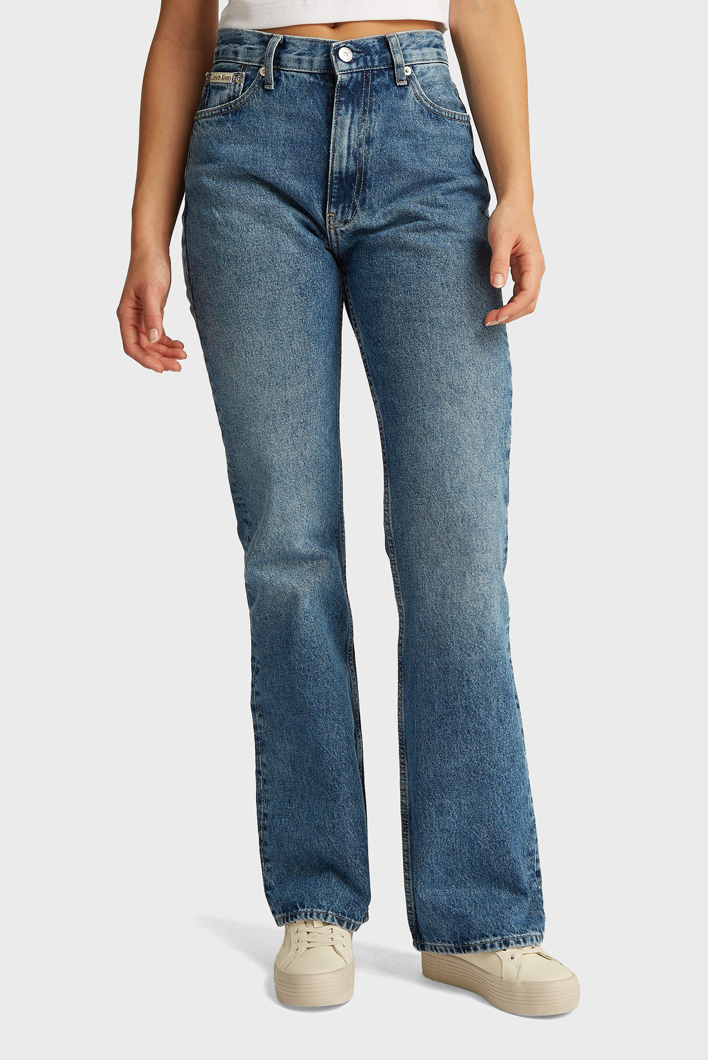 Женские голубые джинсы AUTHENTIC BOOTCUT Голубой 24-32 Calvin Klein Jeans J20J224525 Женские голубые джинсы AUTHENTIC BOOTCUT Голубой 24-32 Calvin Klein Jeans J20J224525