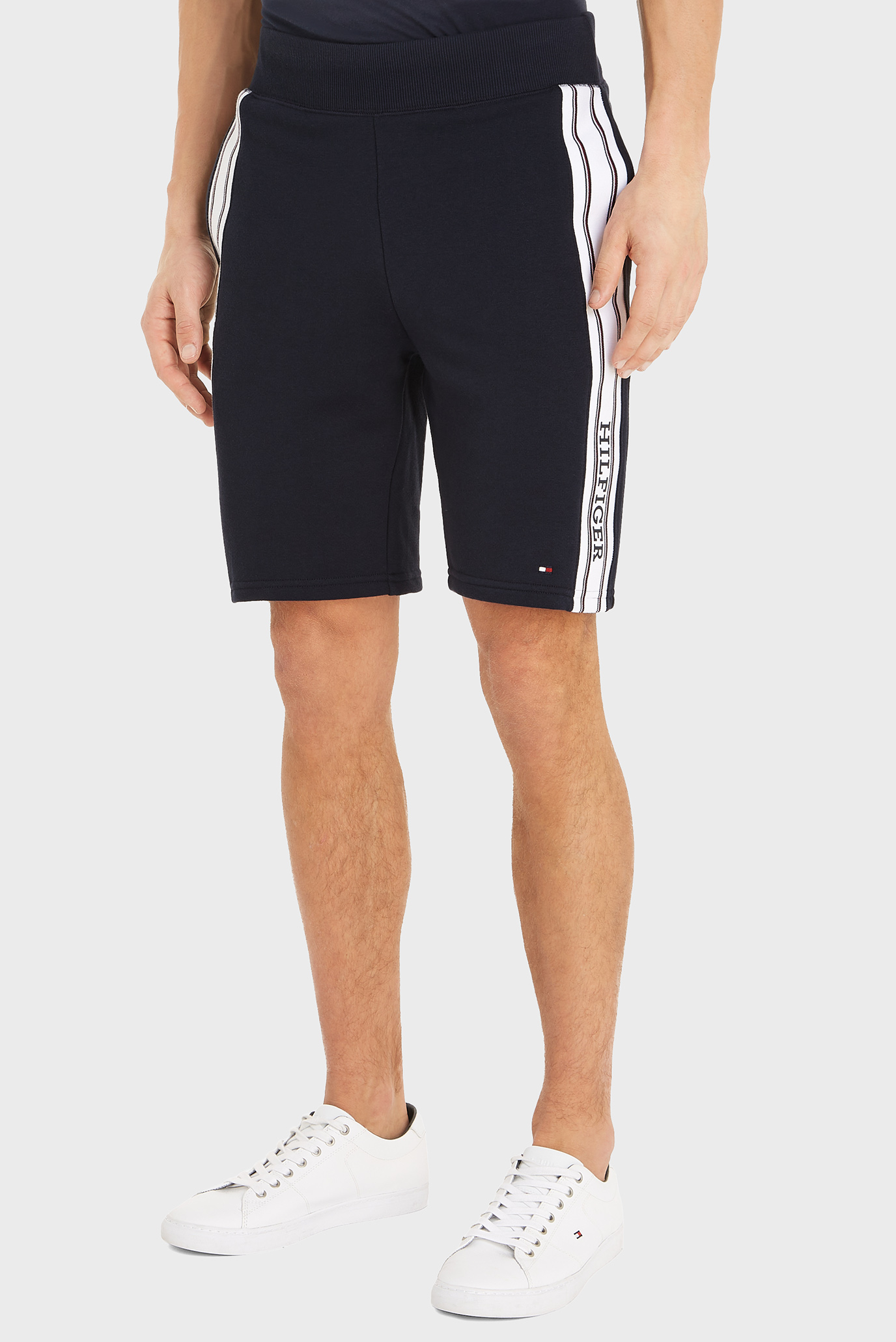 Мужские темно-синие шорты TRACK SHORT Синий M Tommy Hilfiger UM0UM03200 Мужские темно-синие шорты TRACK SHORT Синий M Tommy Hilfiger UM0UM03200