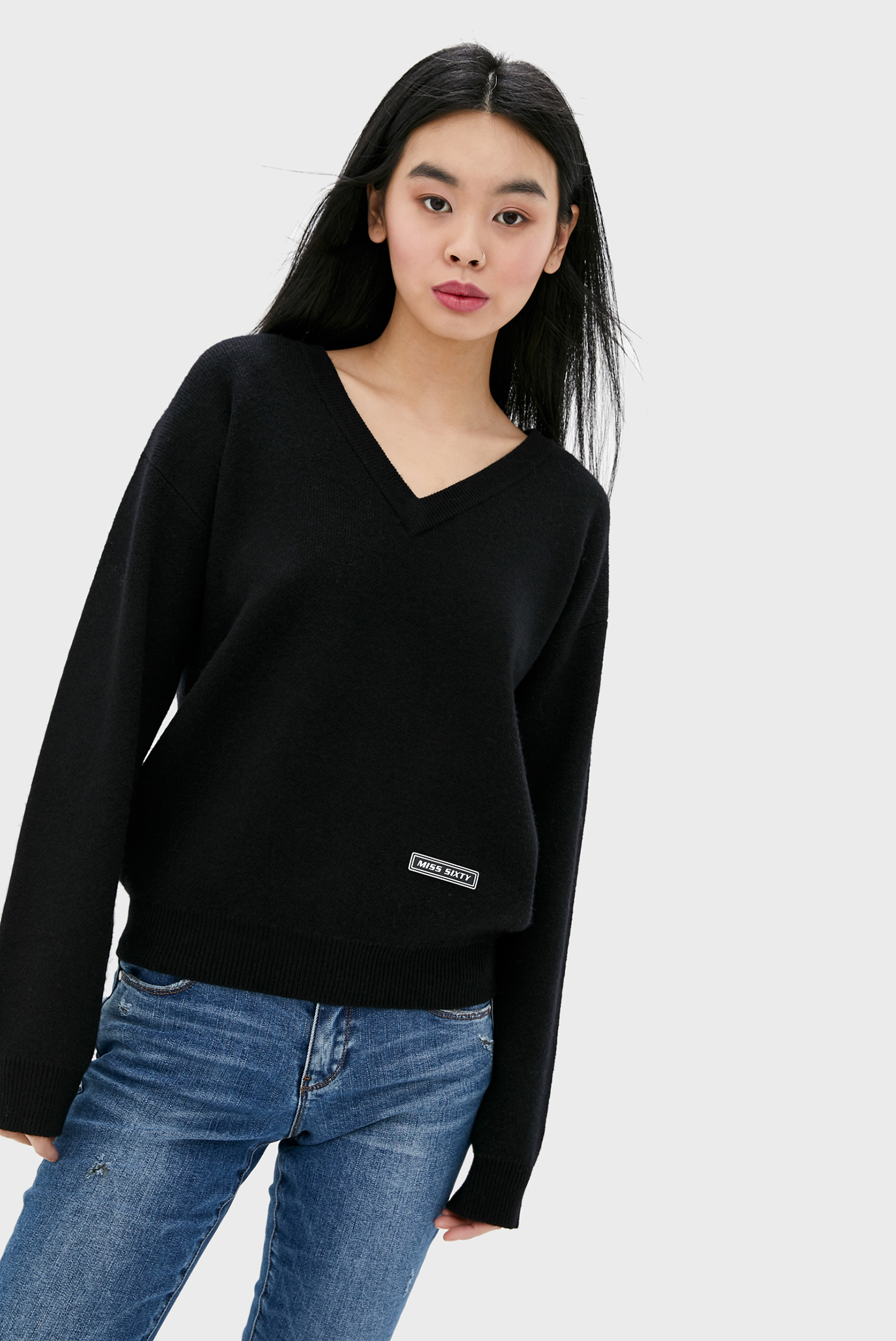 Женский черный шерстяной пуловер 1