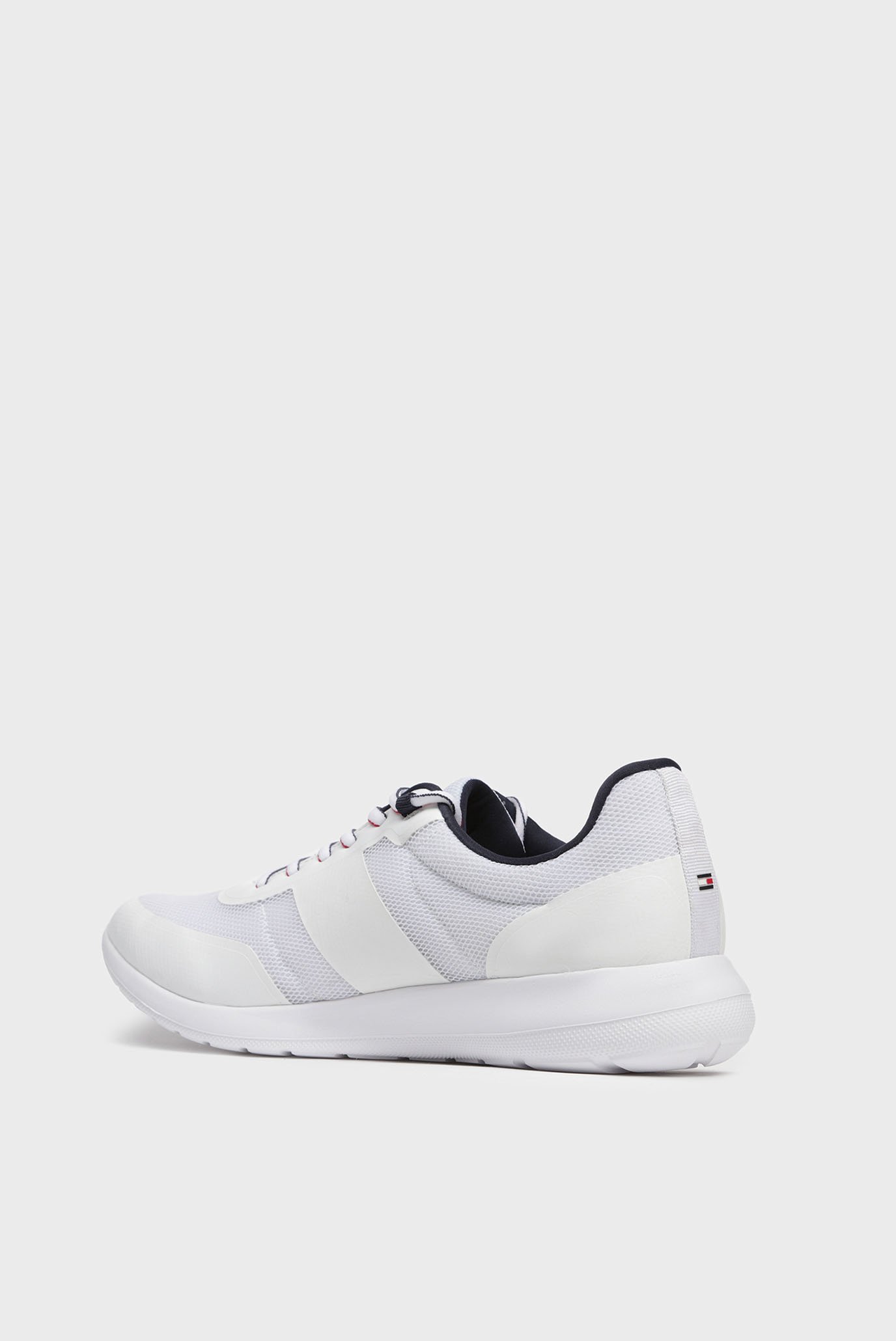 tommy hilfiger core lightweight mesh runner