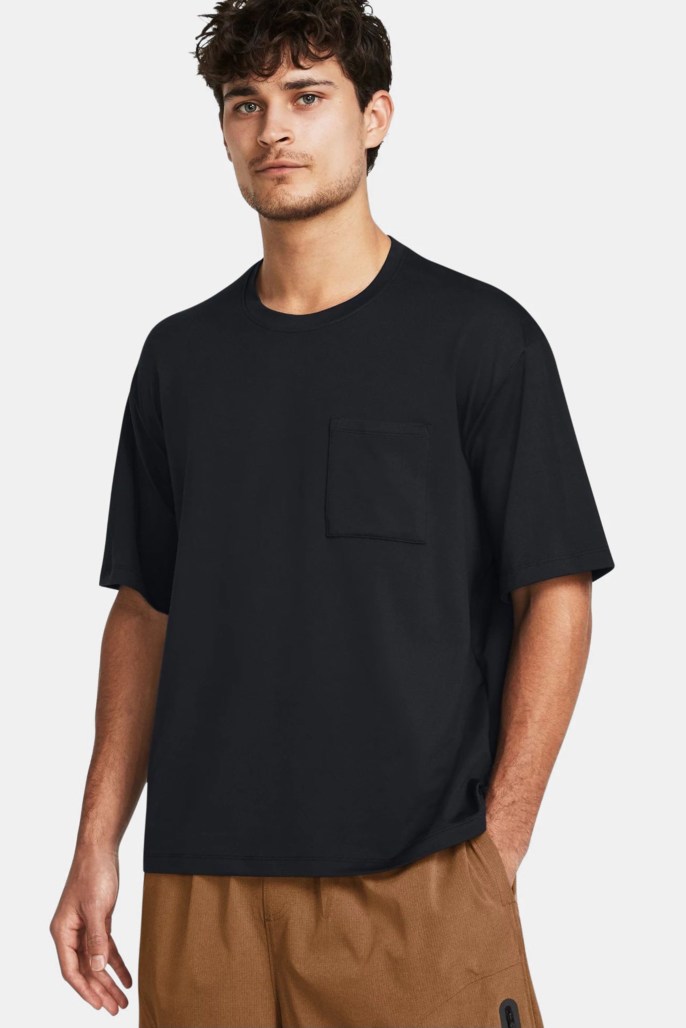 Чоловіча чорна футболка UA Meridian Pocket SS 1