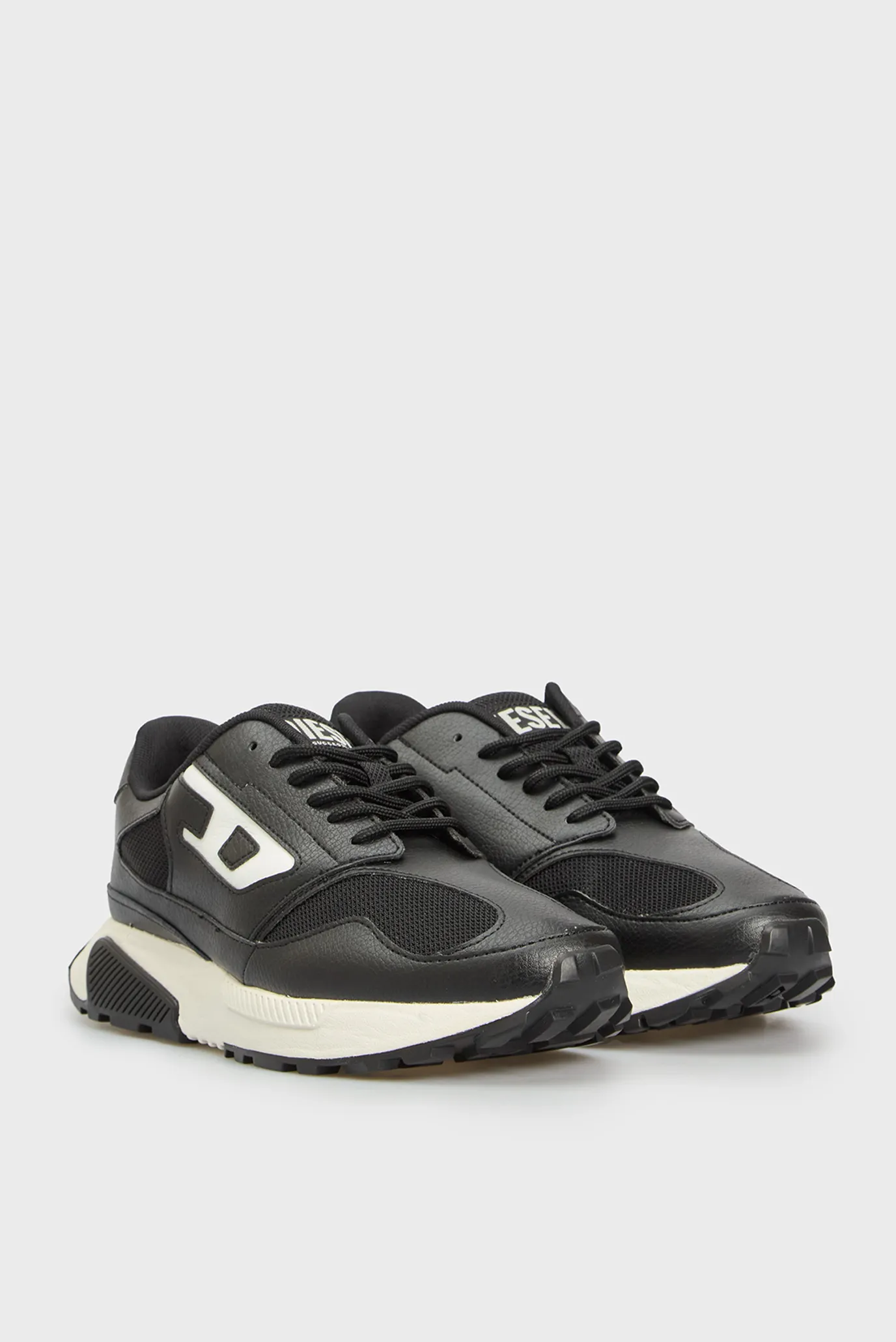 Жіночі чорні шкіряні кросівки TAME-D 3