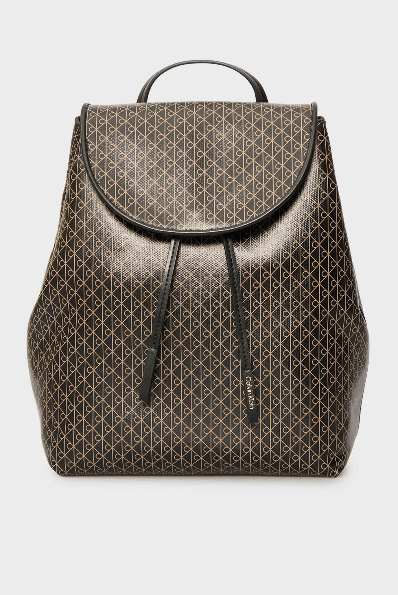 Женский черный рюкзак с узором EMBLEM AOP FLAP Черный ONESIZE Calvin Klein LV04F3271G Женский черный рюкзак с узором EMBLEM AOP FLAP Черный ONESIZE Calvin Klein LV04F3271G