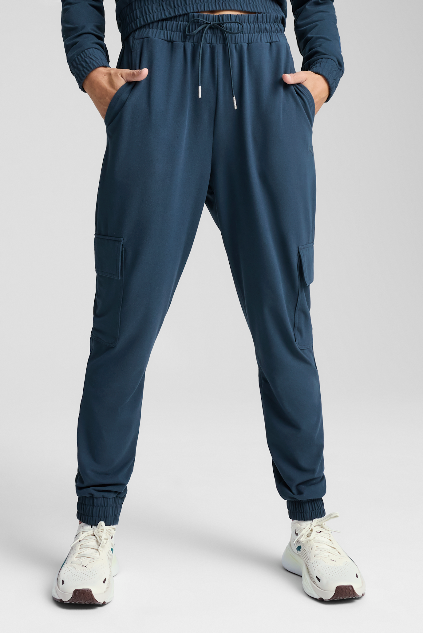 Женские синие спортивные брюки Cargo Sweat Pants Women 1