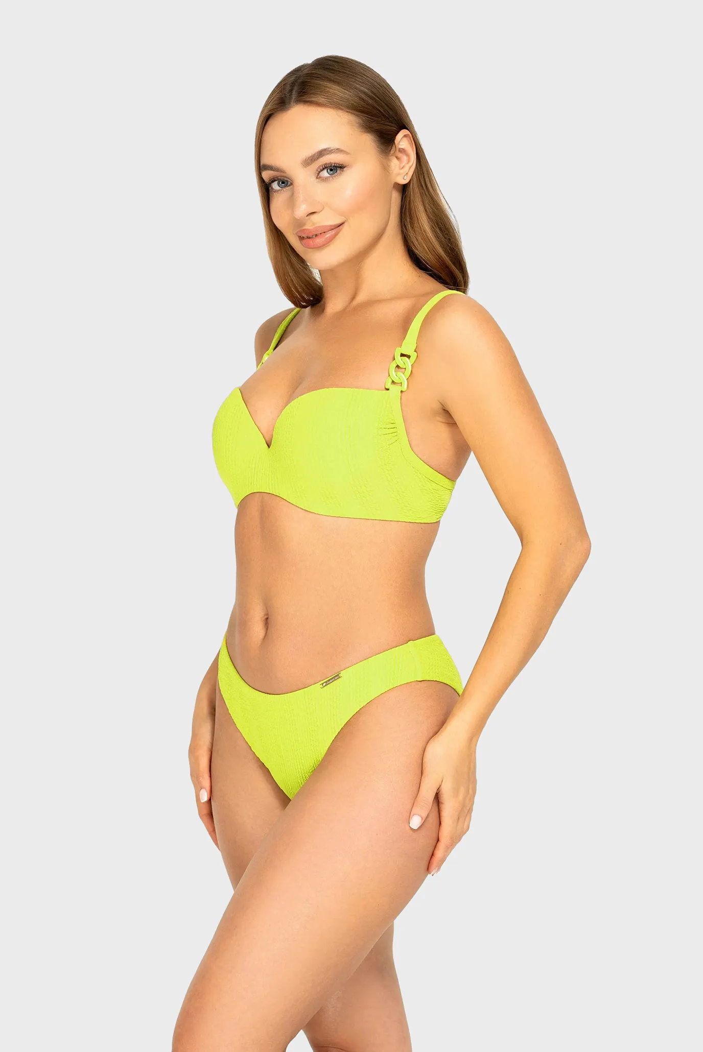 Женский салатовый купальник 3