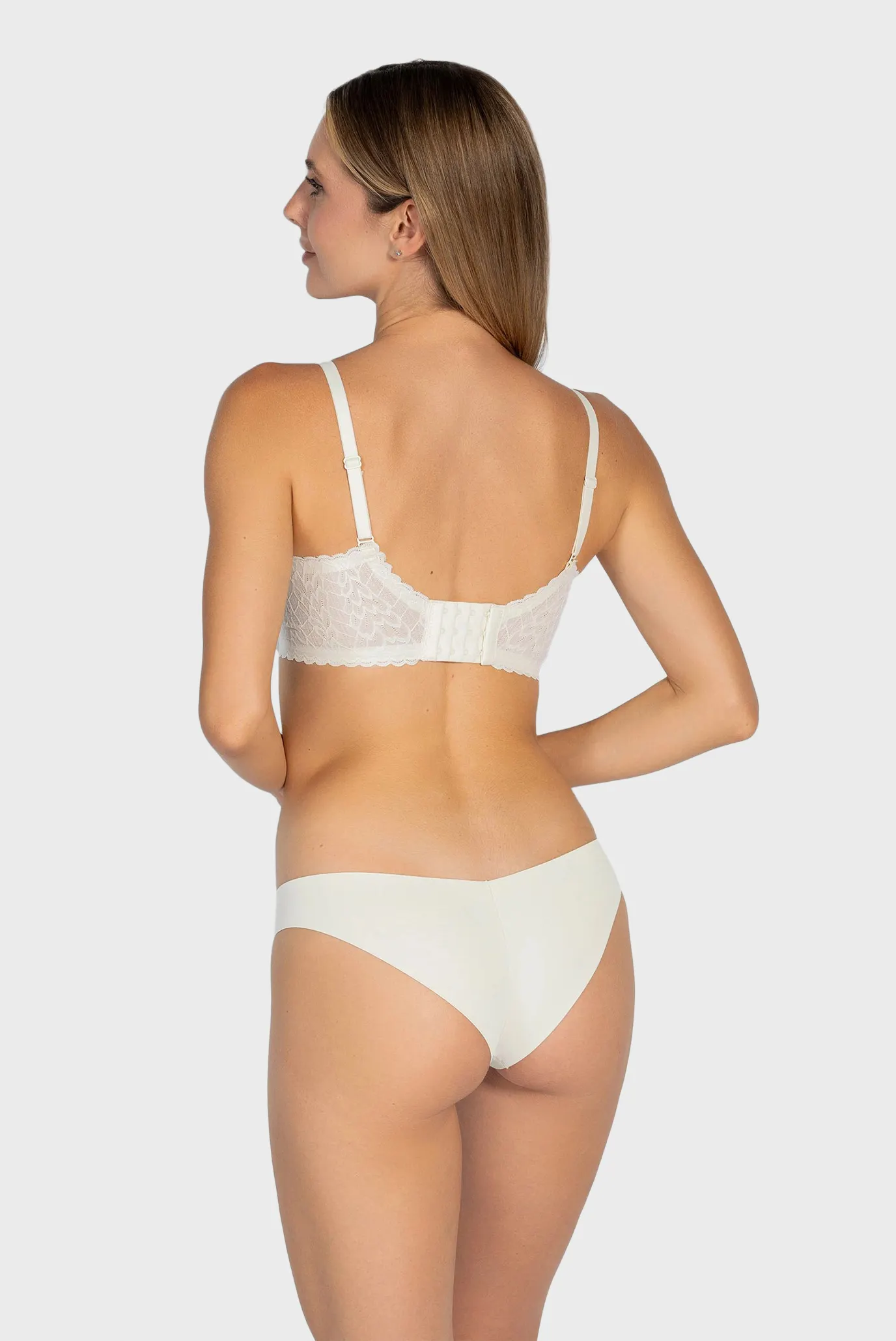 Женский белый бюстгальтер 2