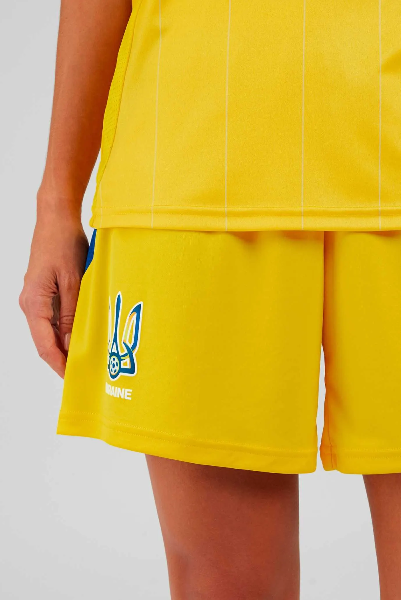 Женские желтые шорты Ukraine 24 4
