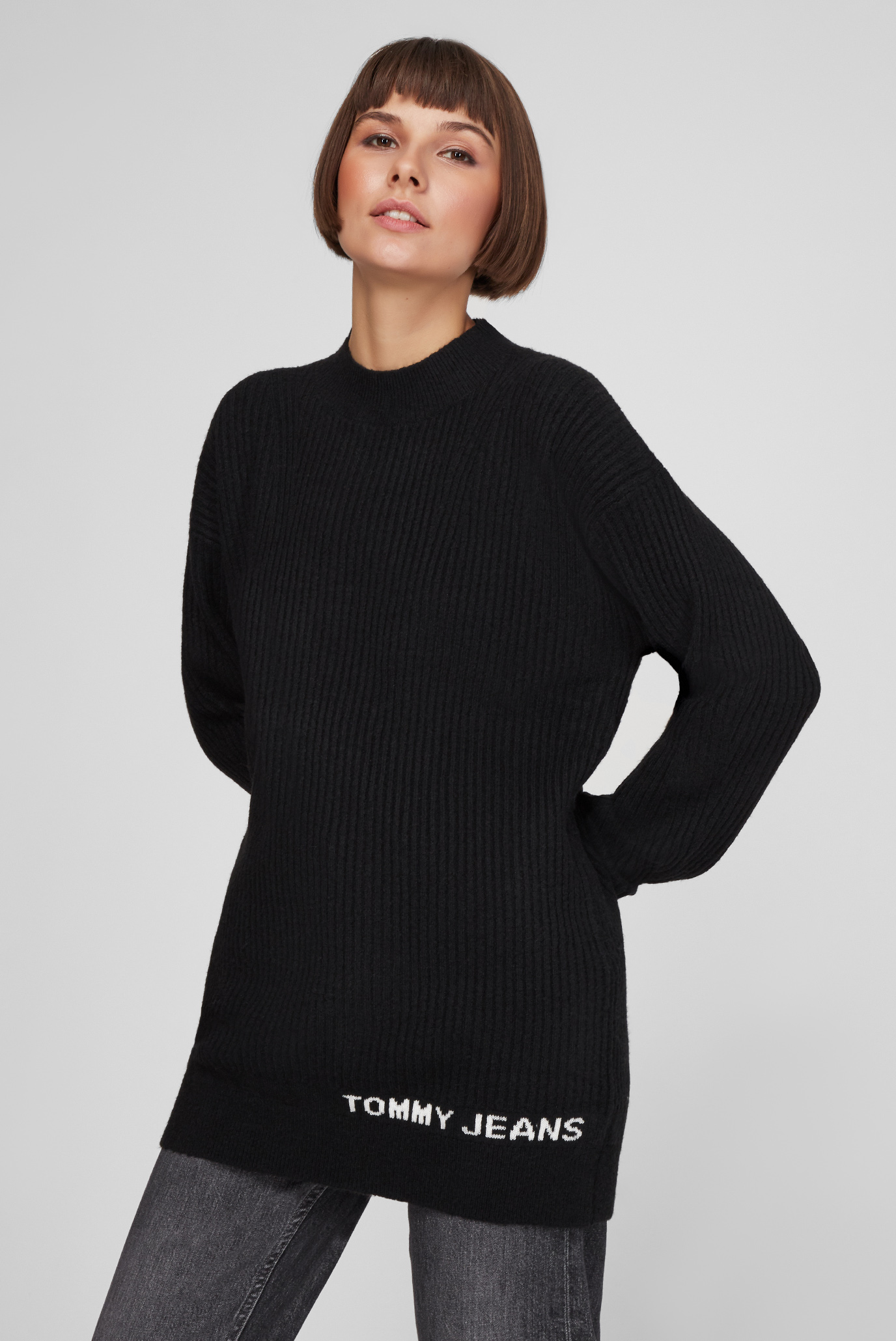 Женский черный свитер LOFTY TURTLENECK 1