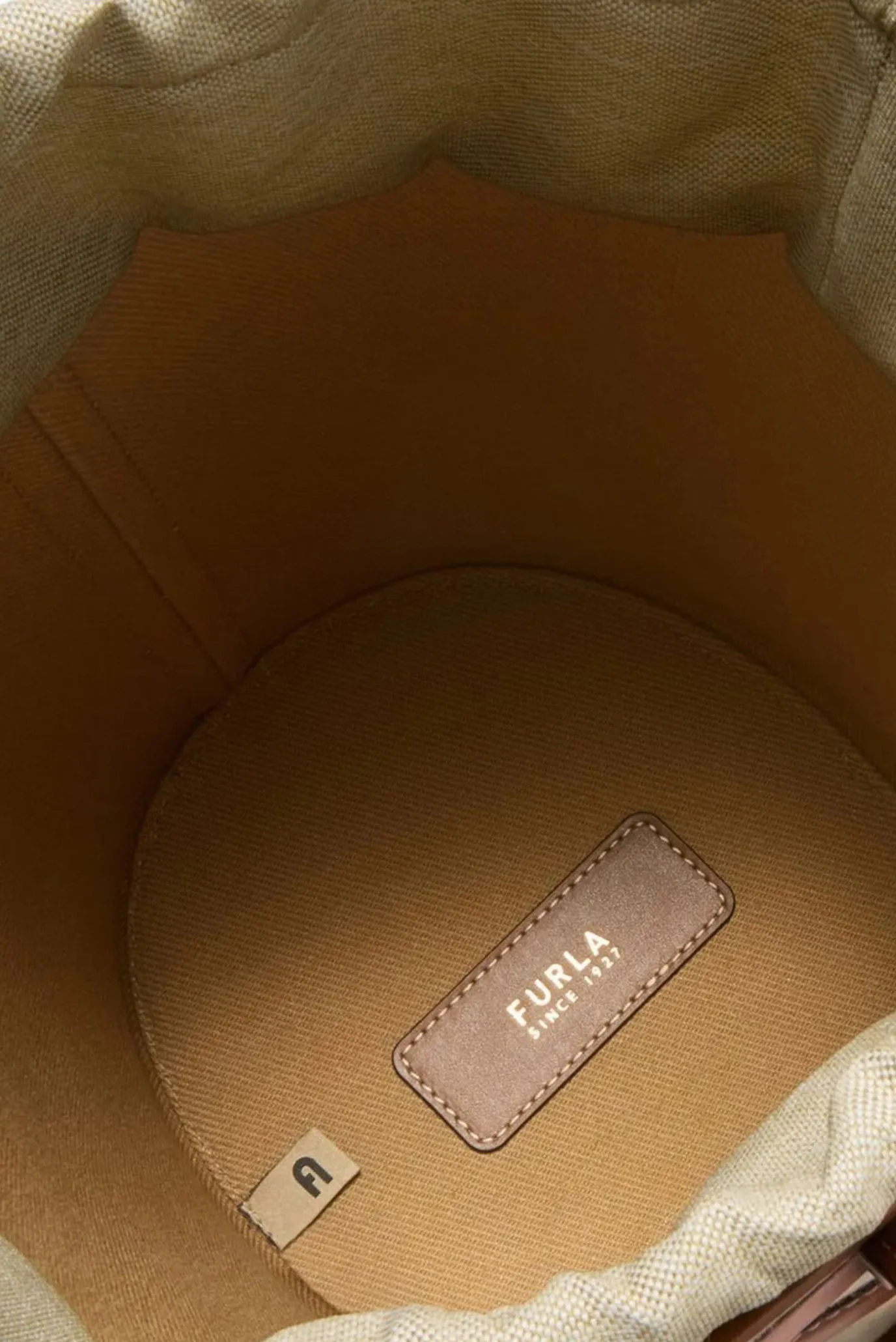 Женская бежевая сумка 5