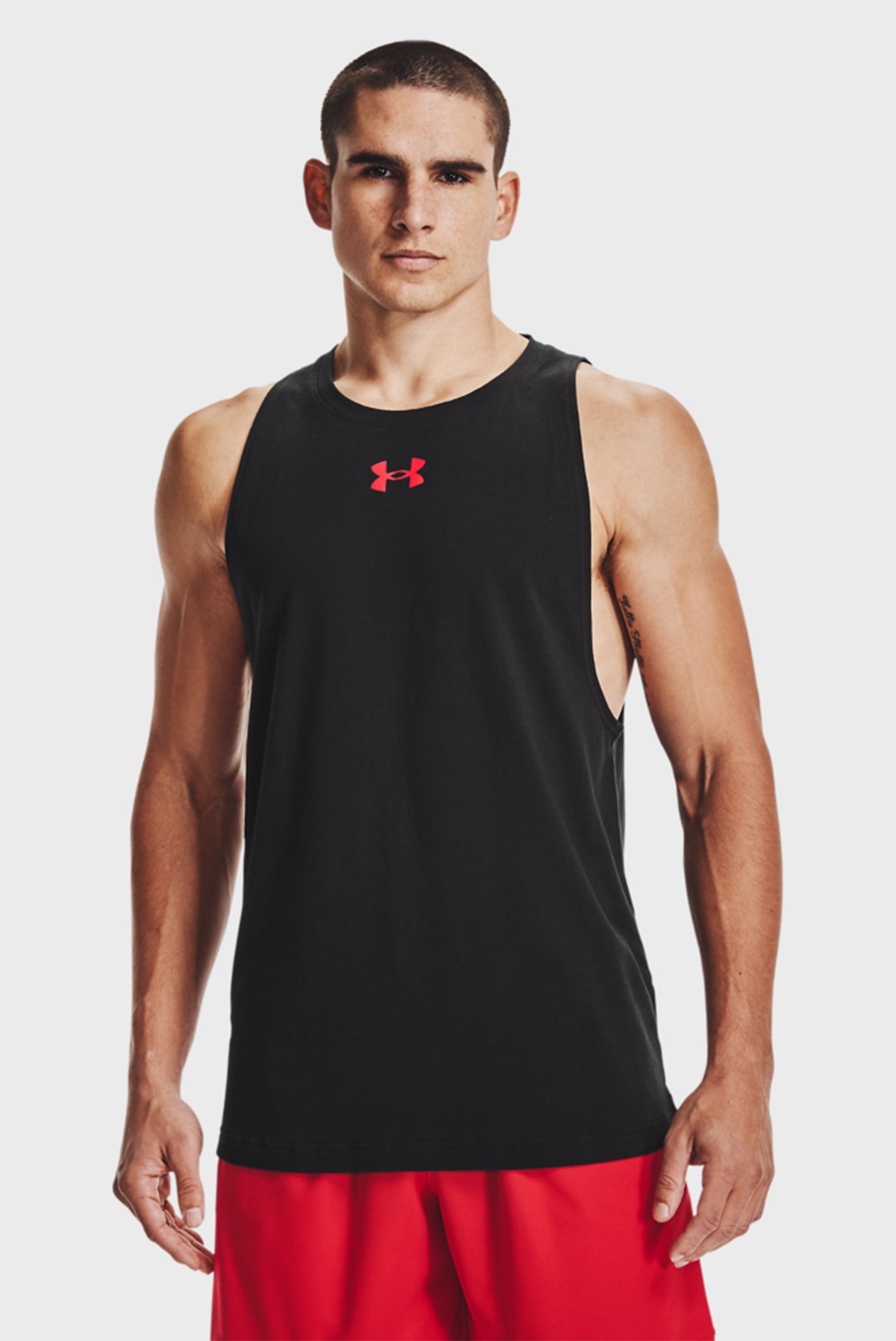 Чоловіча чорна майка UA BASELINE COTTON TANK 1