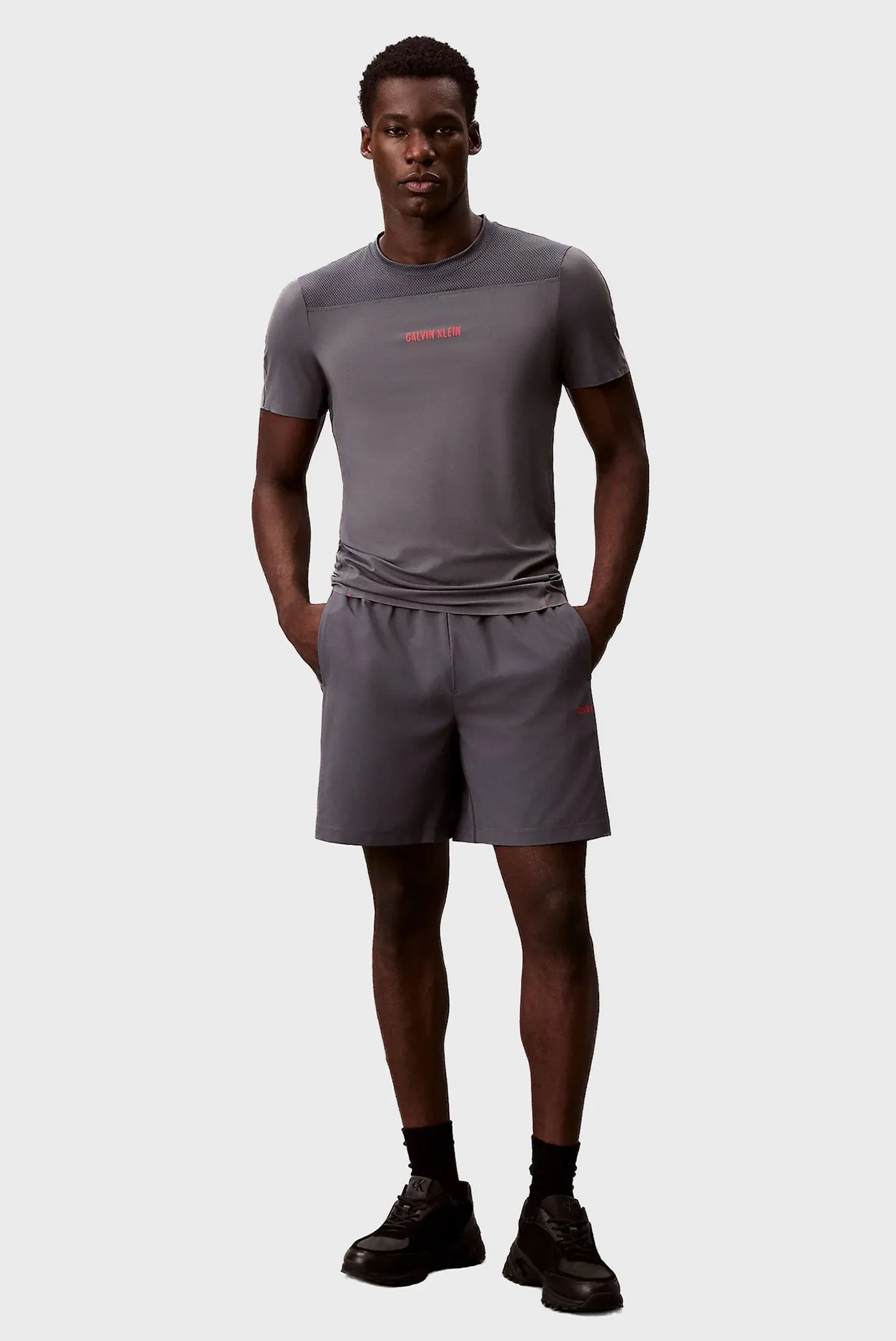 Мужские серые шорты WOVEN 2