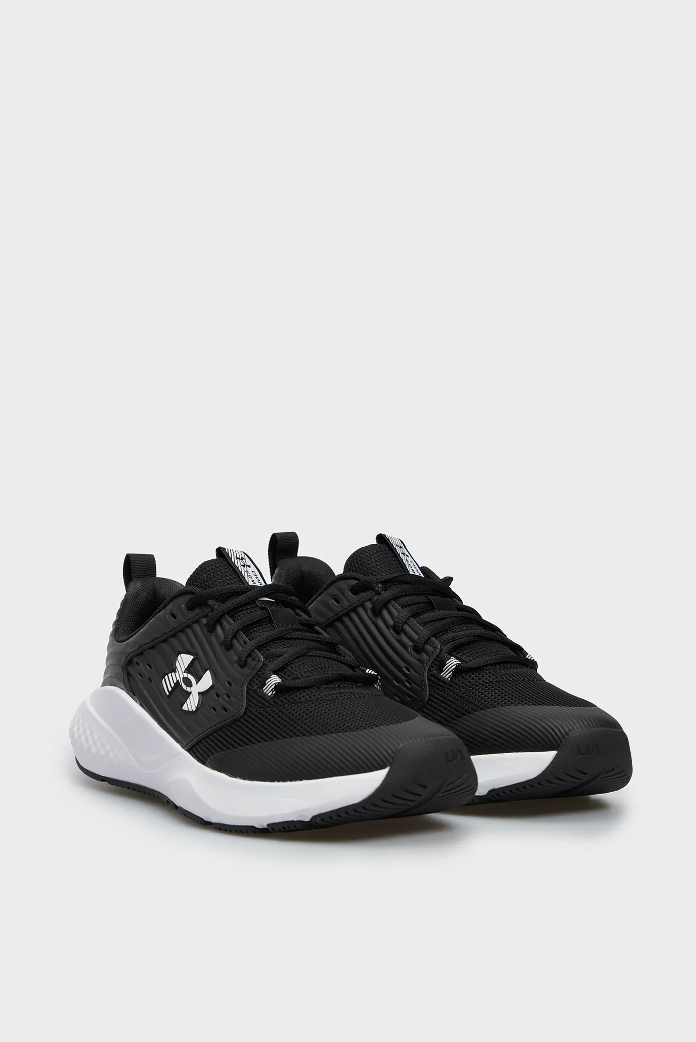 Чоловічі чорні шкіряні кросівки UA Charged Commit TR 4 3