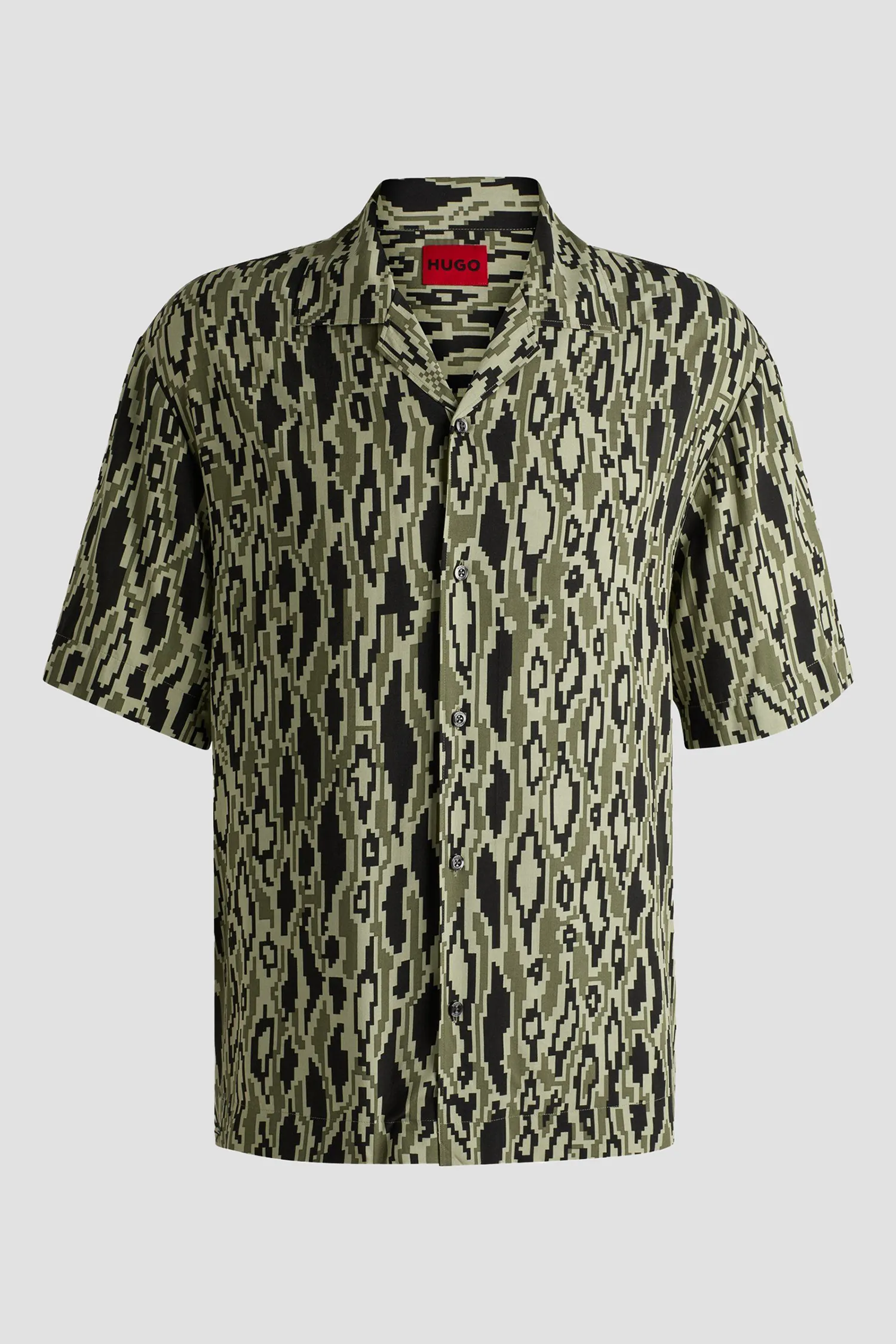 Мужская оливковая рубашка с узором 6