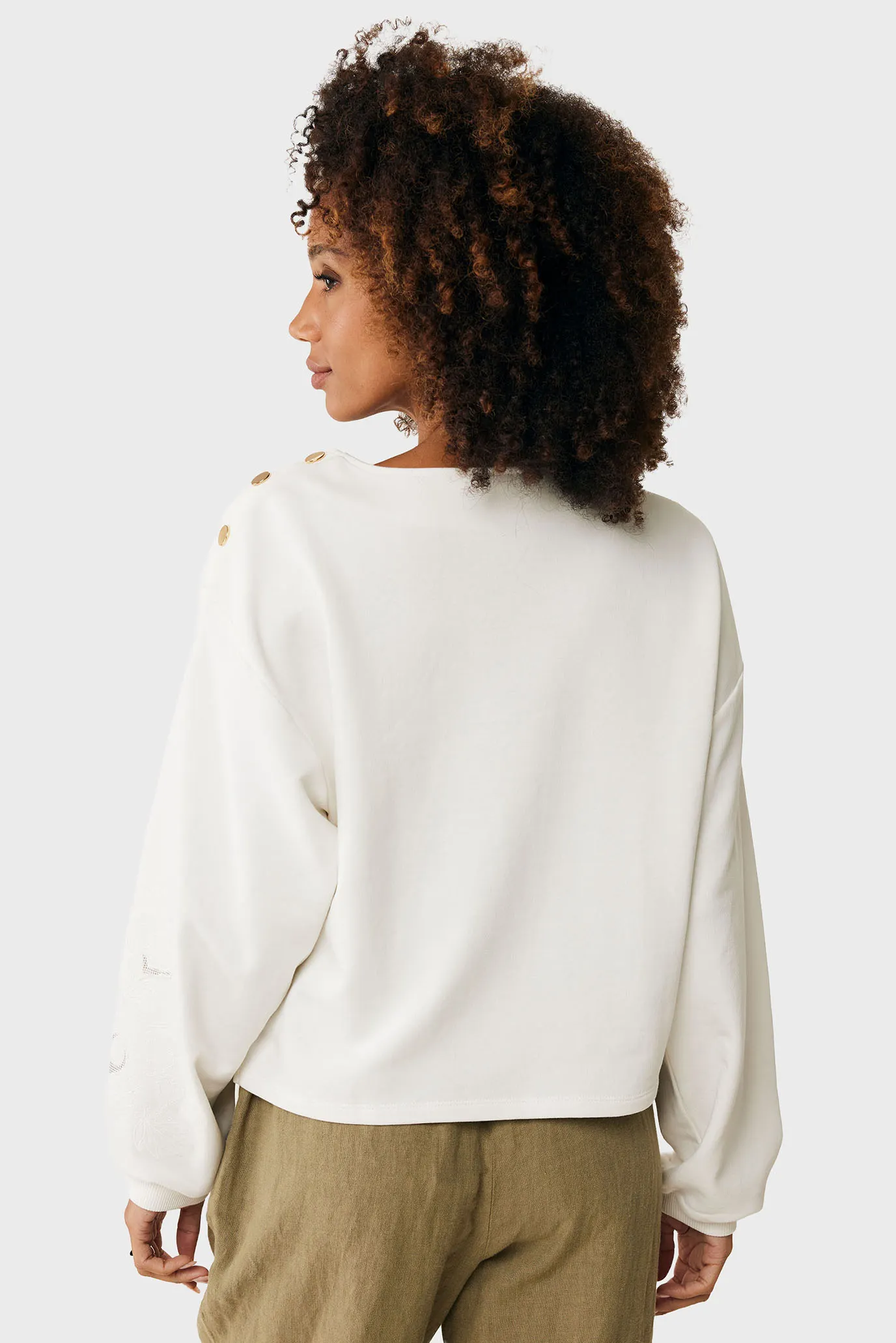 Жіночий білий світшот Boat neck embroidery sweat 3