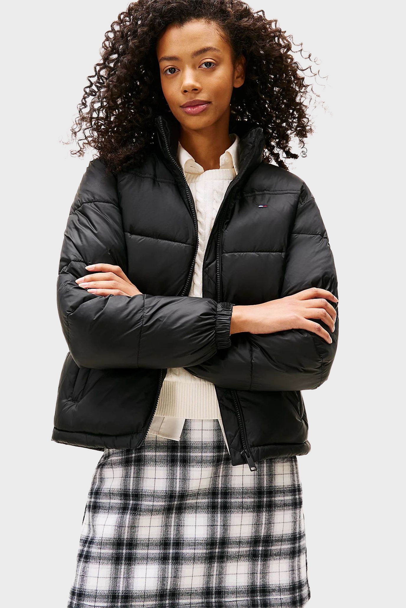 Женская черная куртка PCKBL HOOD Черный L Tommy Jeans DW0DW21619 Женская черная куртка PCKBL HOOD Черный L Tommy Jeans DW0DW21619