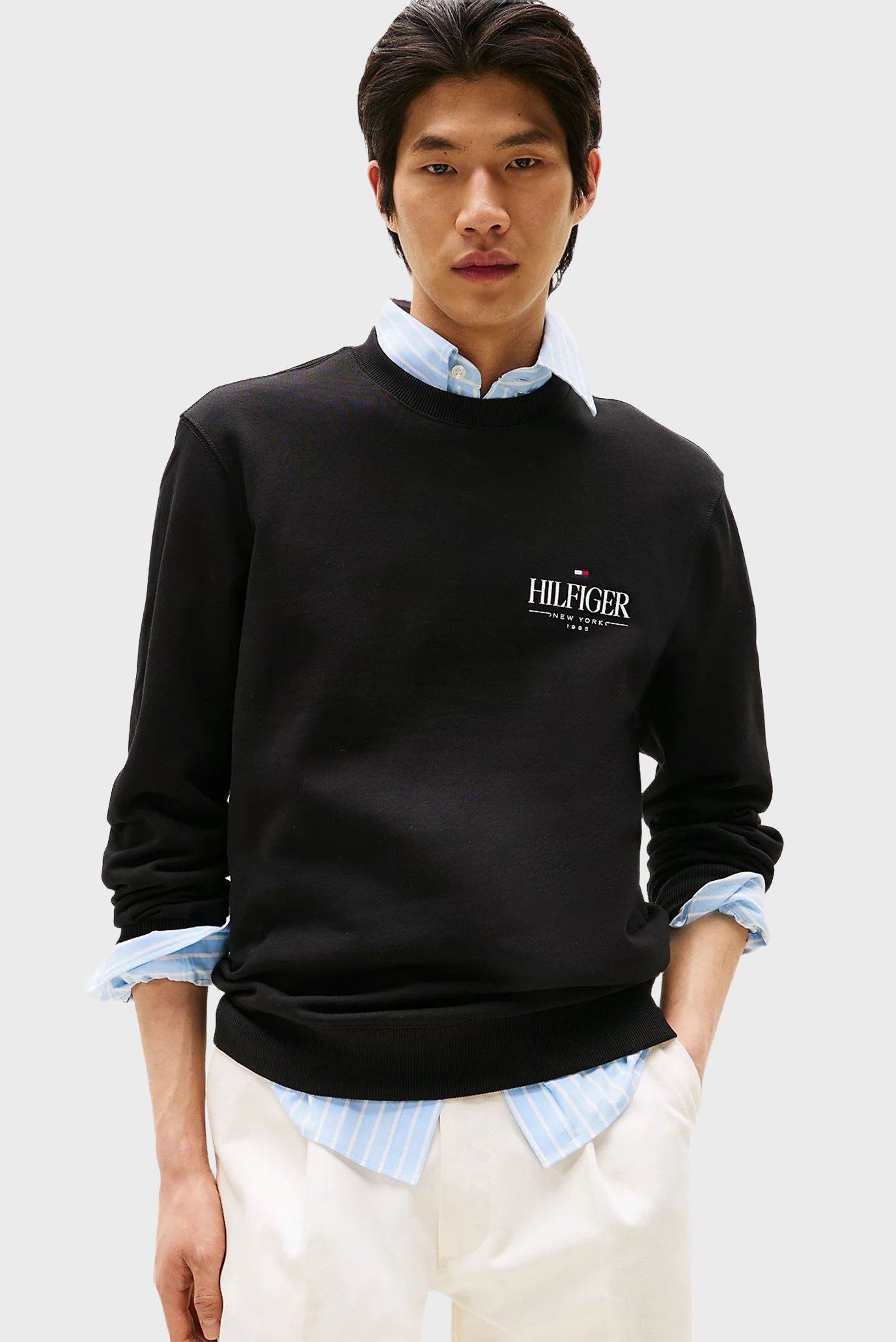 Мужской черный свитшот STACKED Черный XL Tommy Hilfiger MW0MW39376 Мужской черный свитшот STACKED Черный XL Tommy Hilfiger MW0MW39376