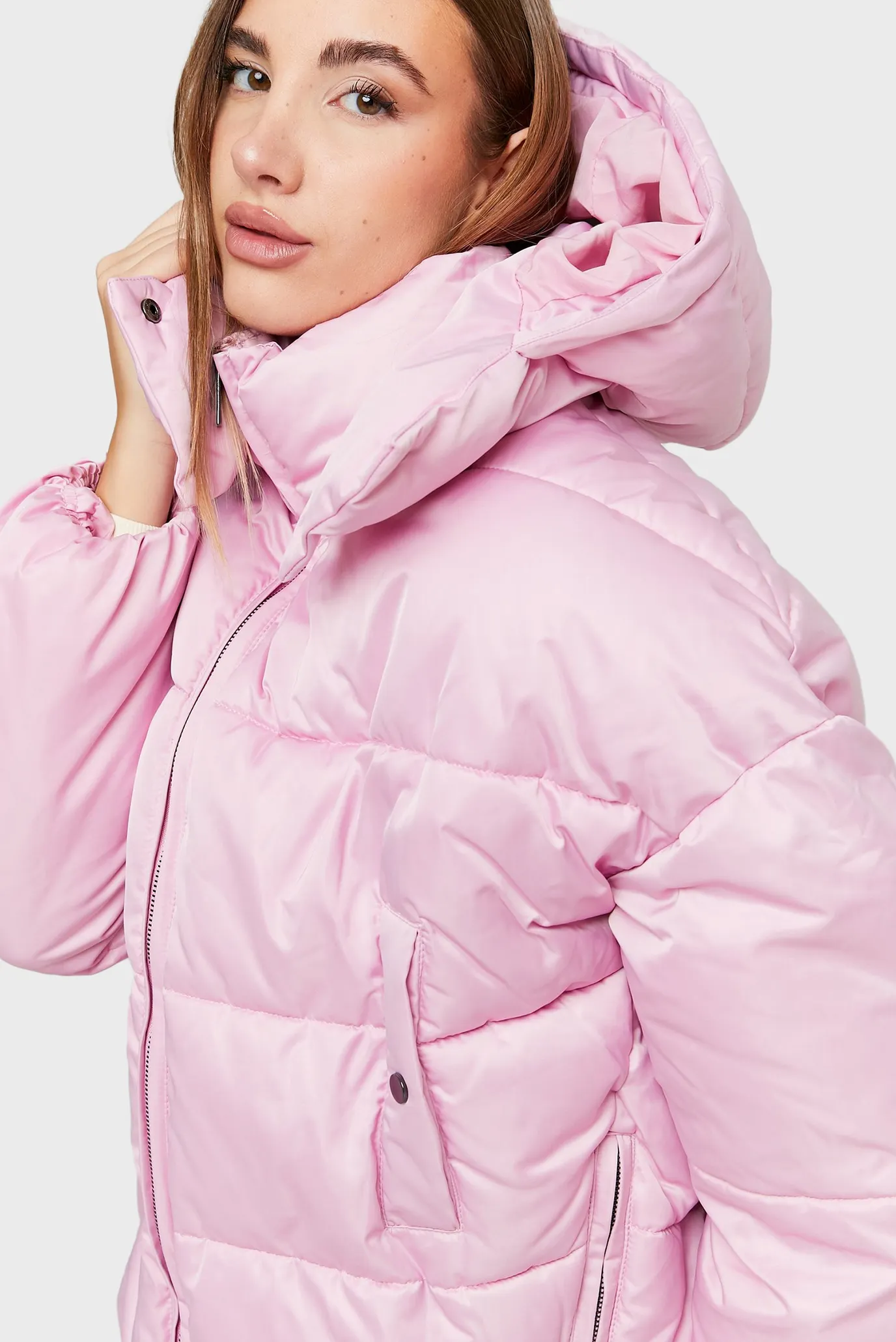 Женская розовая куртка 2