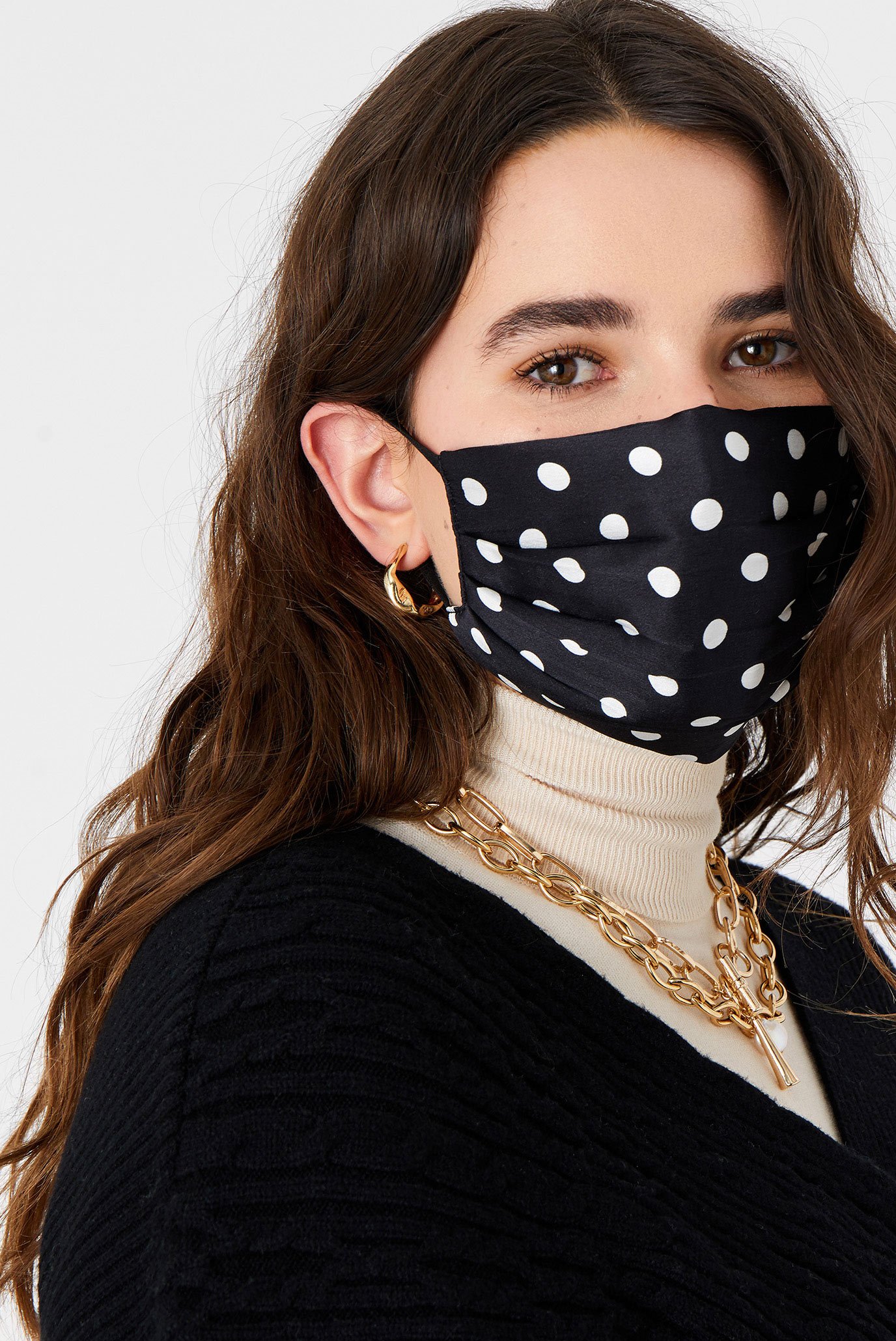 Жіноча чорна шовкова захисна маска Mono Dot Silk Face 1