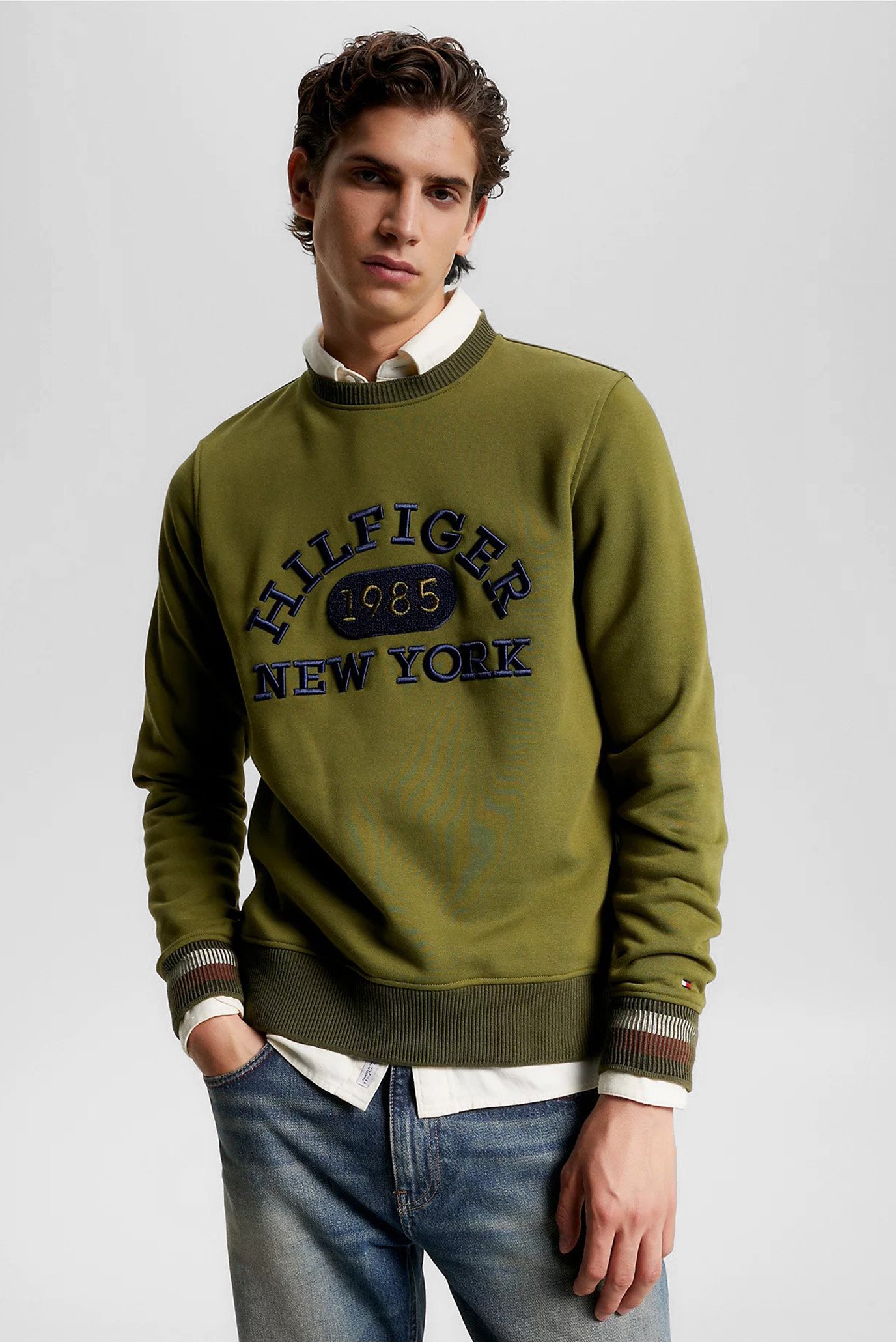 Чоловічий оливковий світшот MONOTYPE COLLEGIATE CREWNECK 1