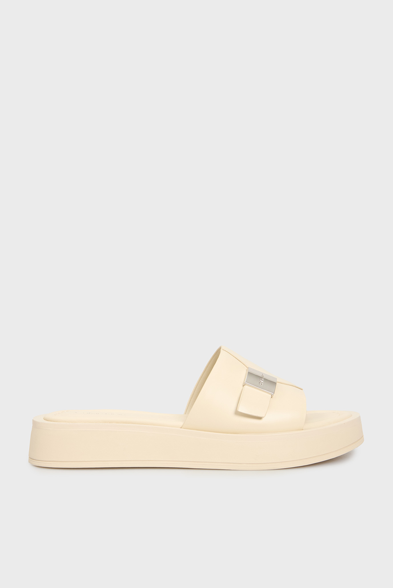 Женские белые кожаные слайдеры FLATFORM SLIDE W/CK HW - LTH Белый 40 Calvin Klein HW0HW02368 Женские белые кожаные слайдеры FLATFORM SLIDE W/CK HW - LTH Белый 40 Calvin Klein HW0HW02368