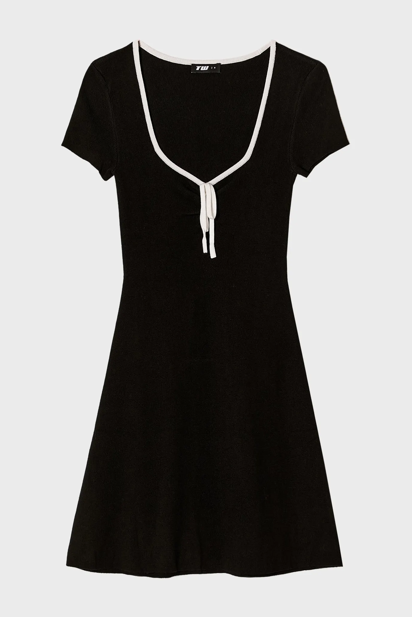 Жіноча чорна сукня 4