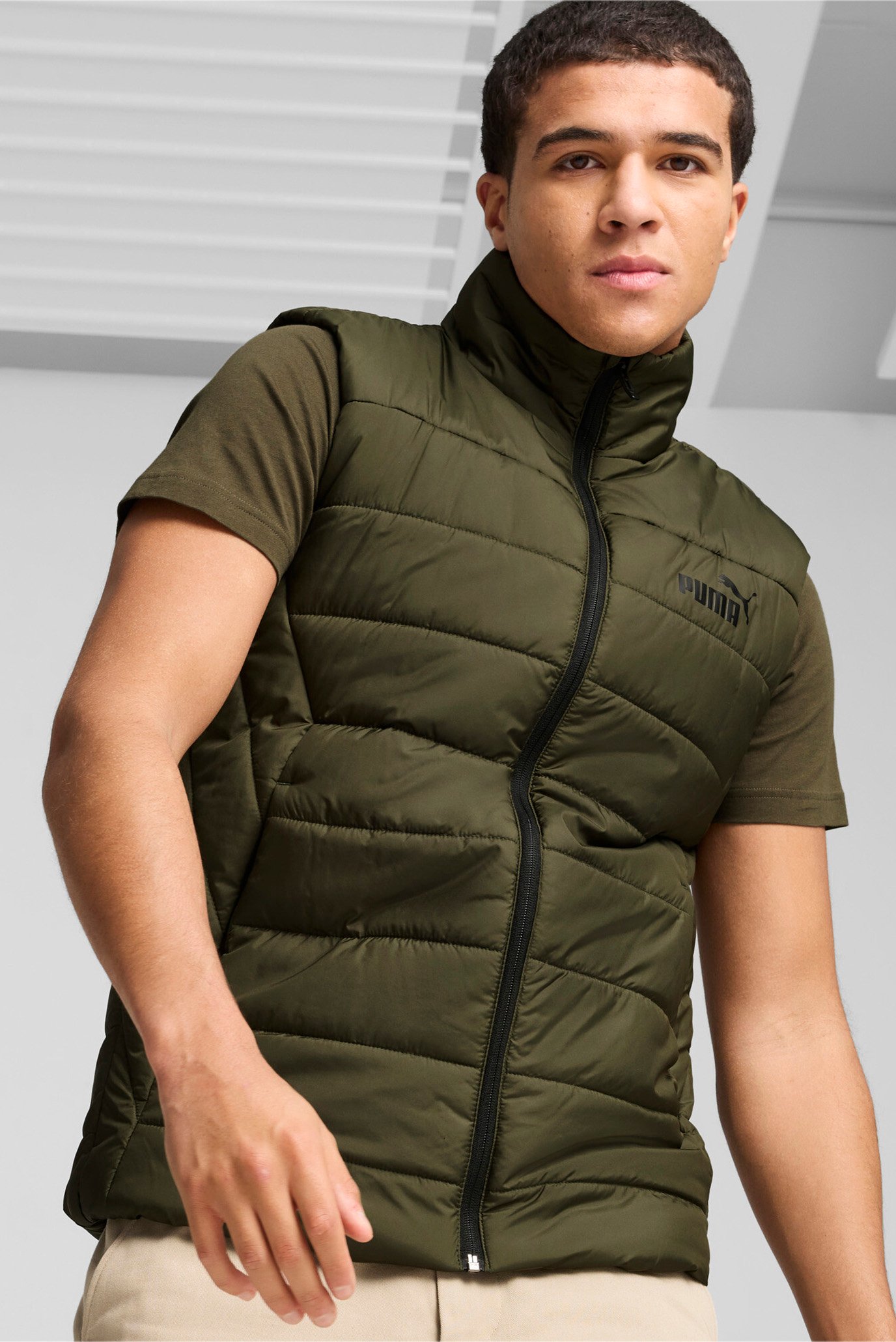 Мужской темно-зеленый жилет Essentials Padded Vest Men 1