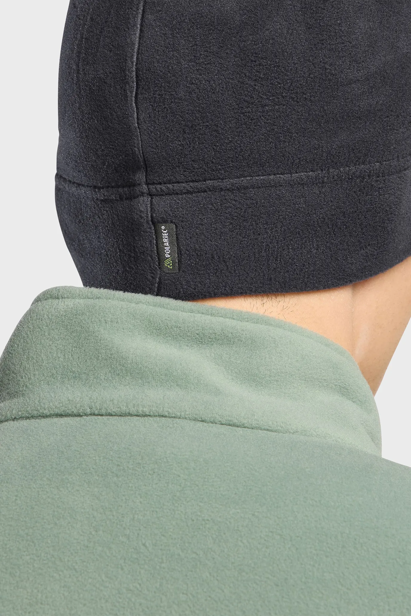 Чорна шапка 3