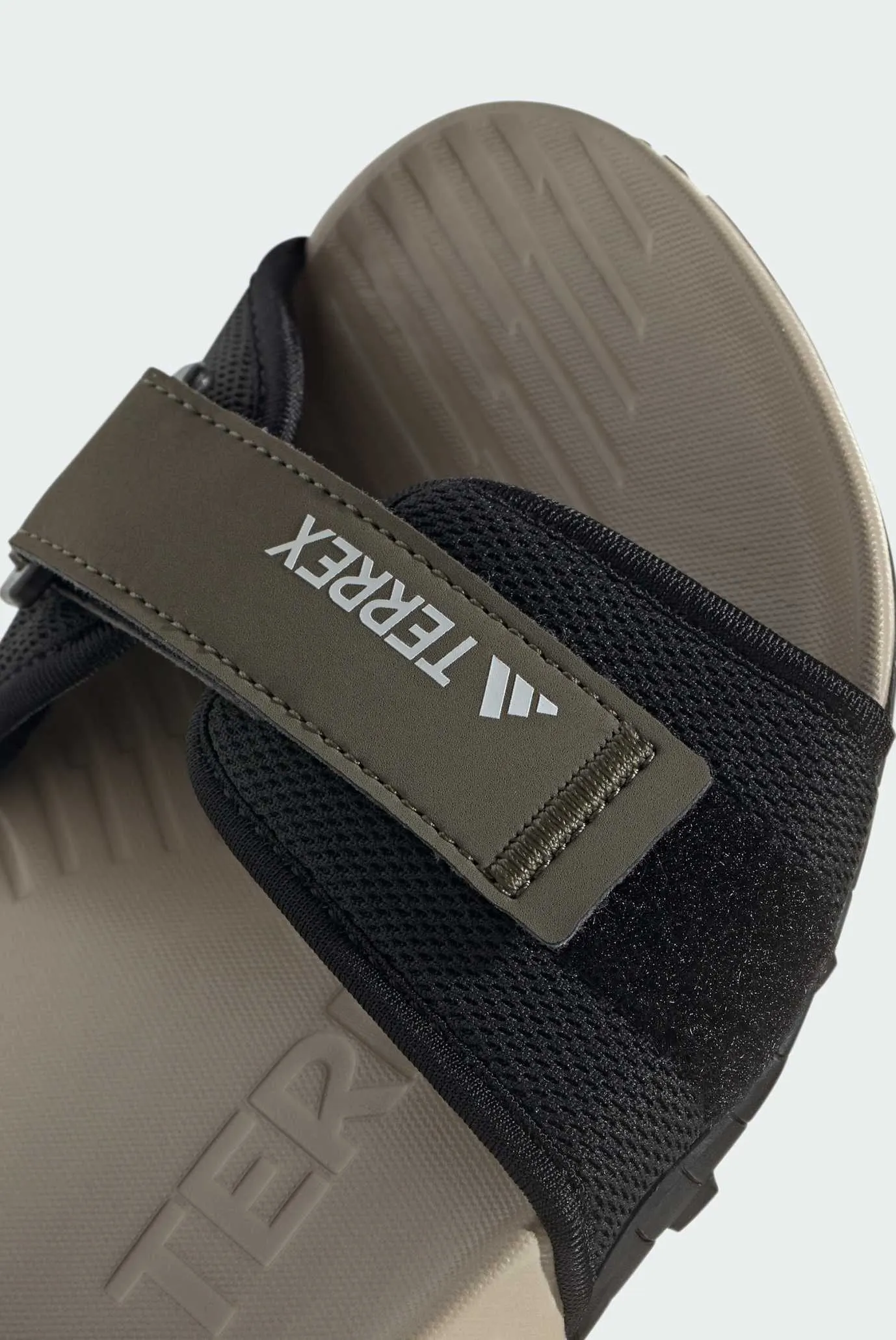 Оливкові сандалі Terrex Hydroterra 9