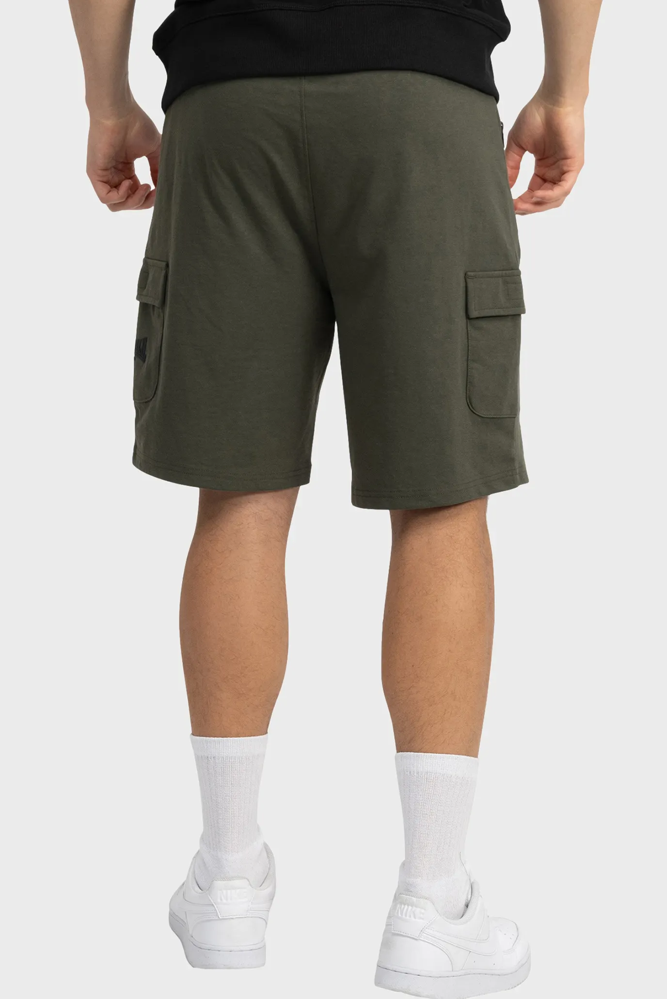 Чоловічі темно-зелені шорти TOTTON 3