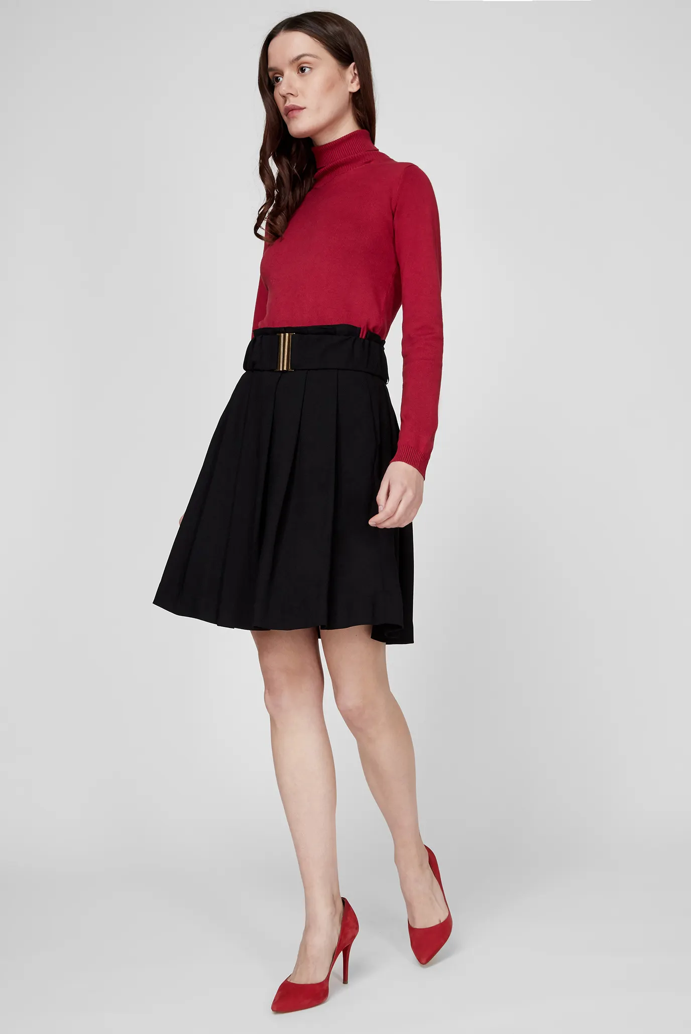 Жіноча чорна спідниця 2